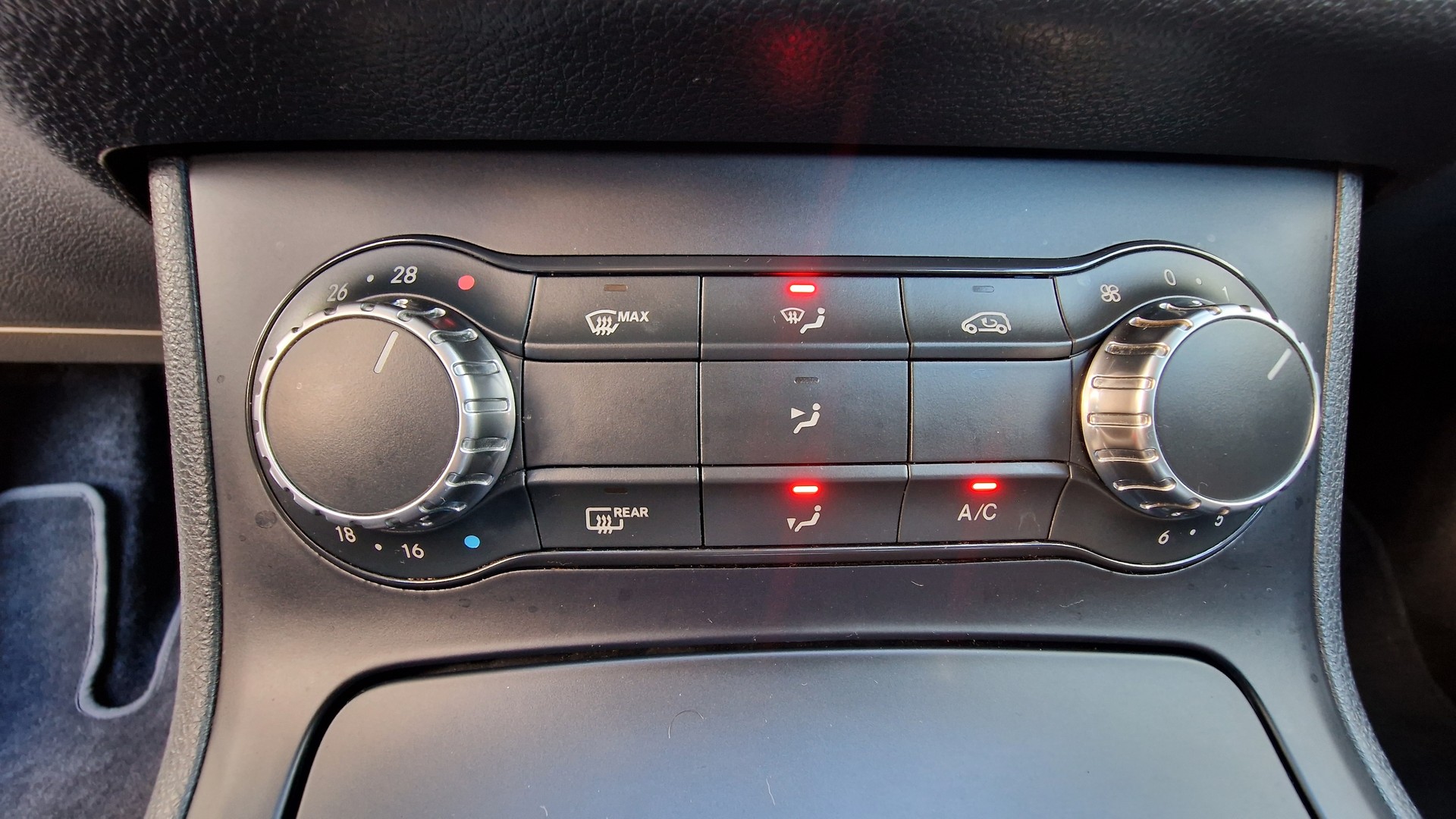 MERCEDES-BENZ B 200-image-27