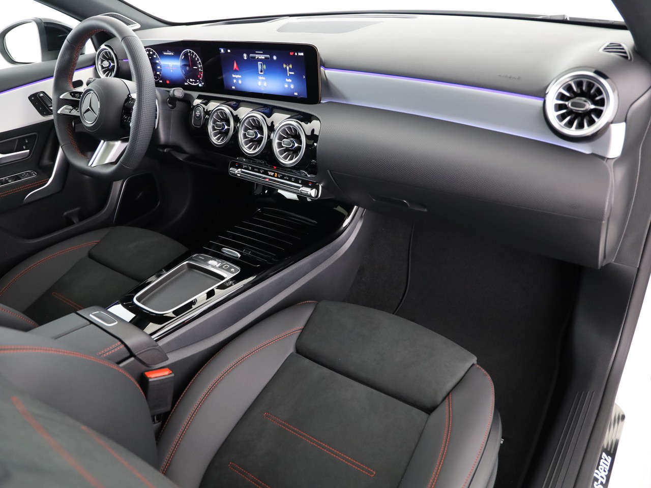 MERCEDES-BENZ A 250 e EQ Star 8G-DCT-image-17