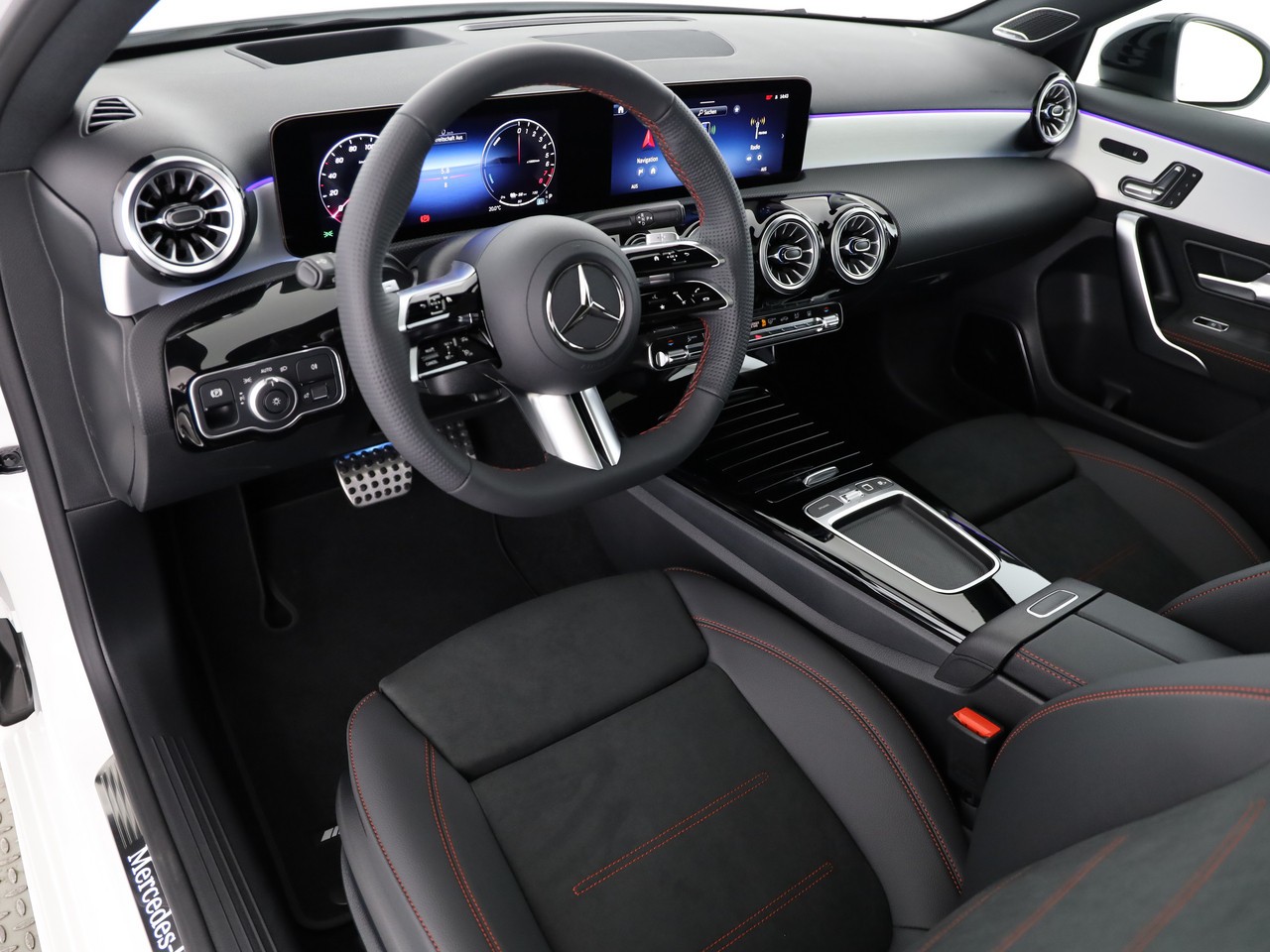MERCEDES-BENZ A 250 e EQ Star 8G-DCT-image-10