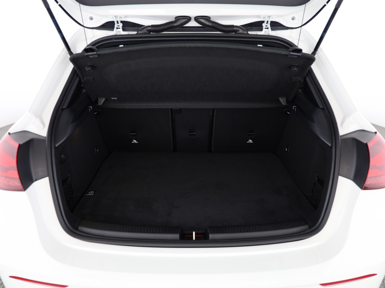 MERCEDES-BENZ A 250 e EQ Star 8G-DCT-image-20