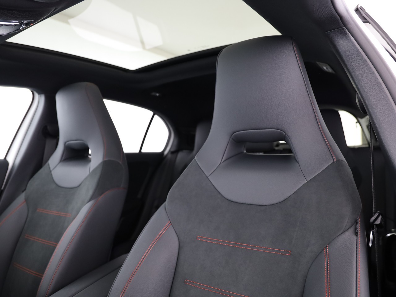 MERCEDES-BENZ A 250 e EQ Star 8G-DCT-image-8