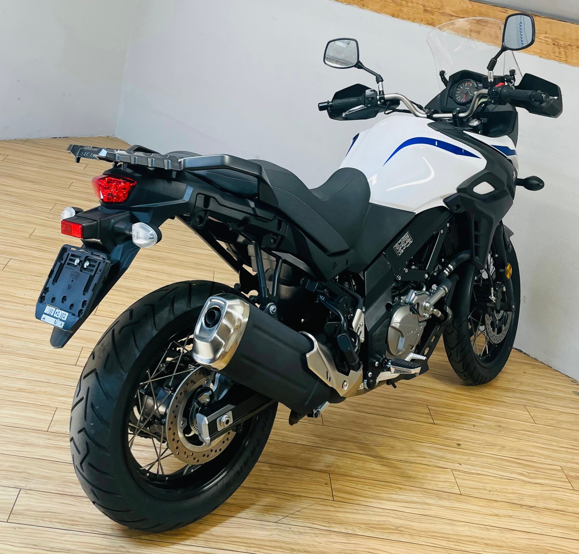 SUZUKI DL 650 XA ABS L7-image-2