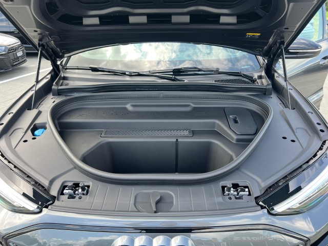 AUDI SQ6 Sportback e-tron quattro-image-19