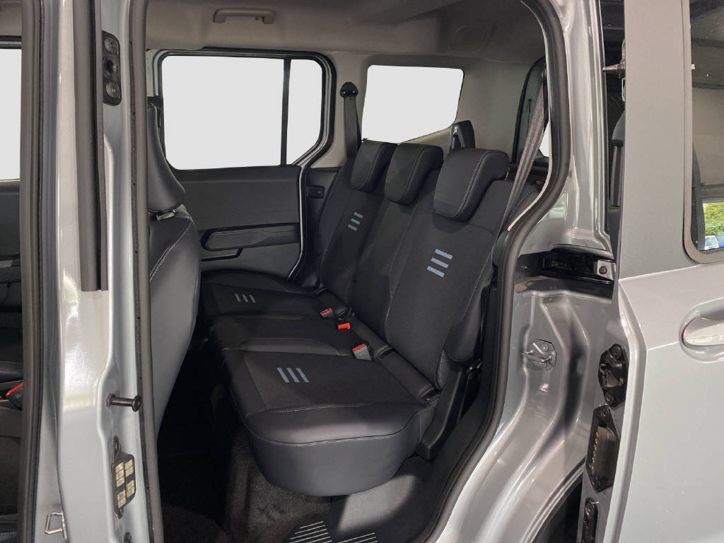FORD E-Tourneo Courier Active 136 PS-image-12