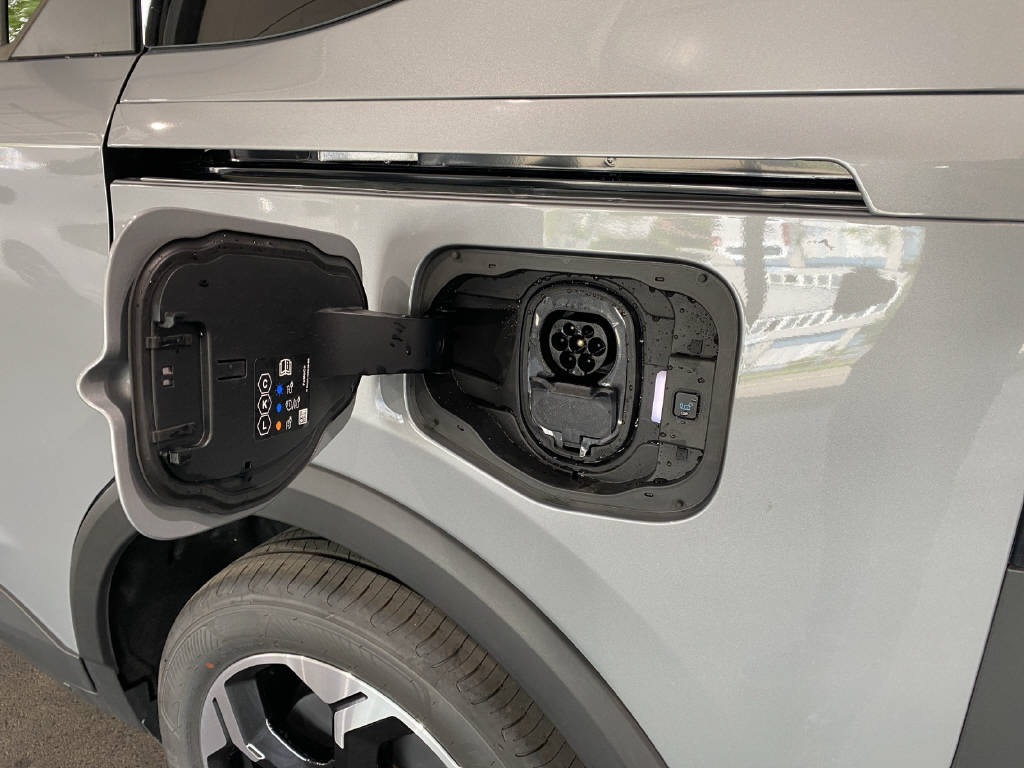 FORD E-Tourneo Courier Active 136 PS-image-14