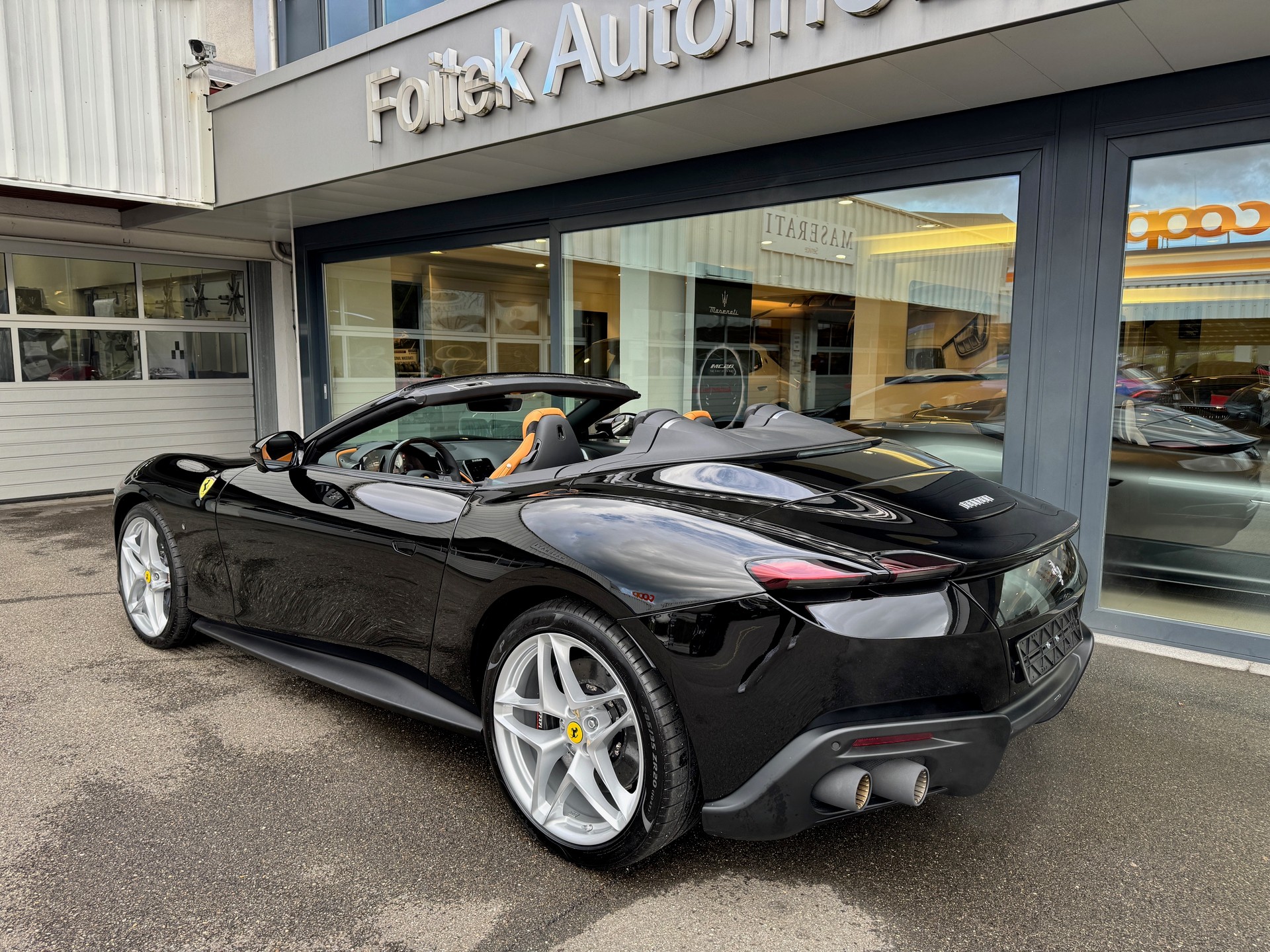 FERRARI Roma 3.9 V8 T Spider-image-10