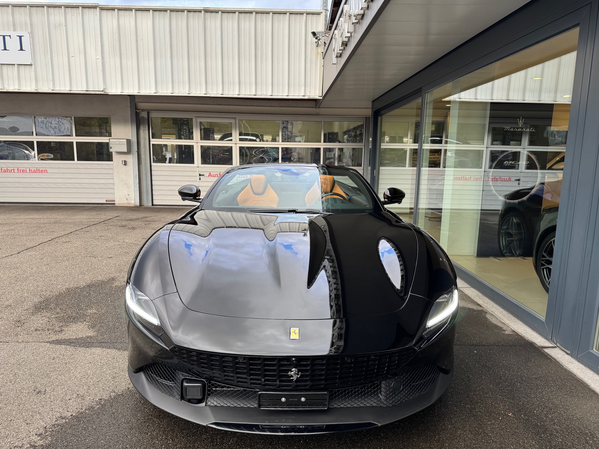 FERRARI Roma 3.9 V8 T Spider-image-12