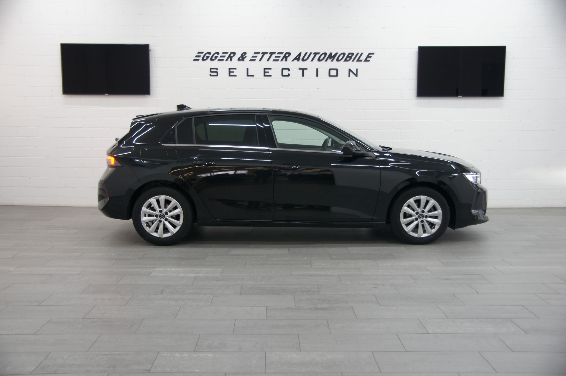 OPEL ASTRA-showroom-element-3