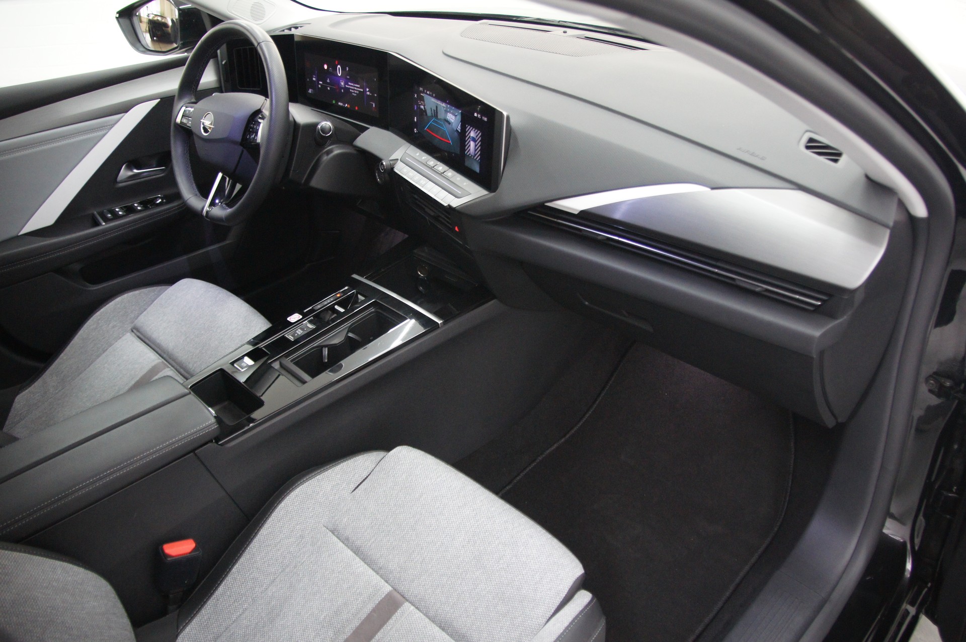 OPEL ASTRA-image-13
