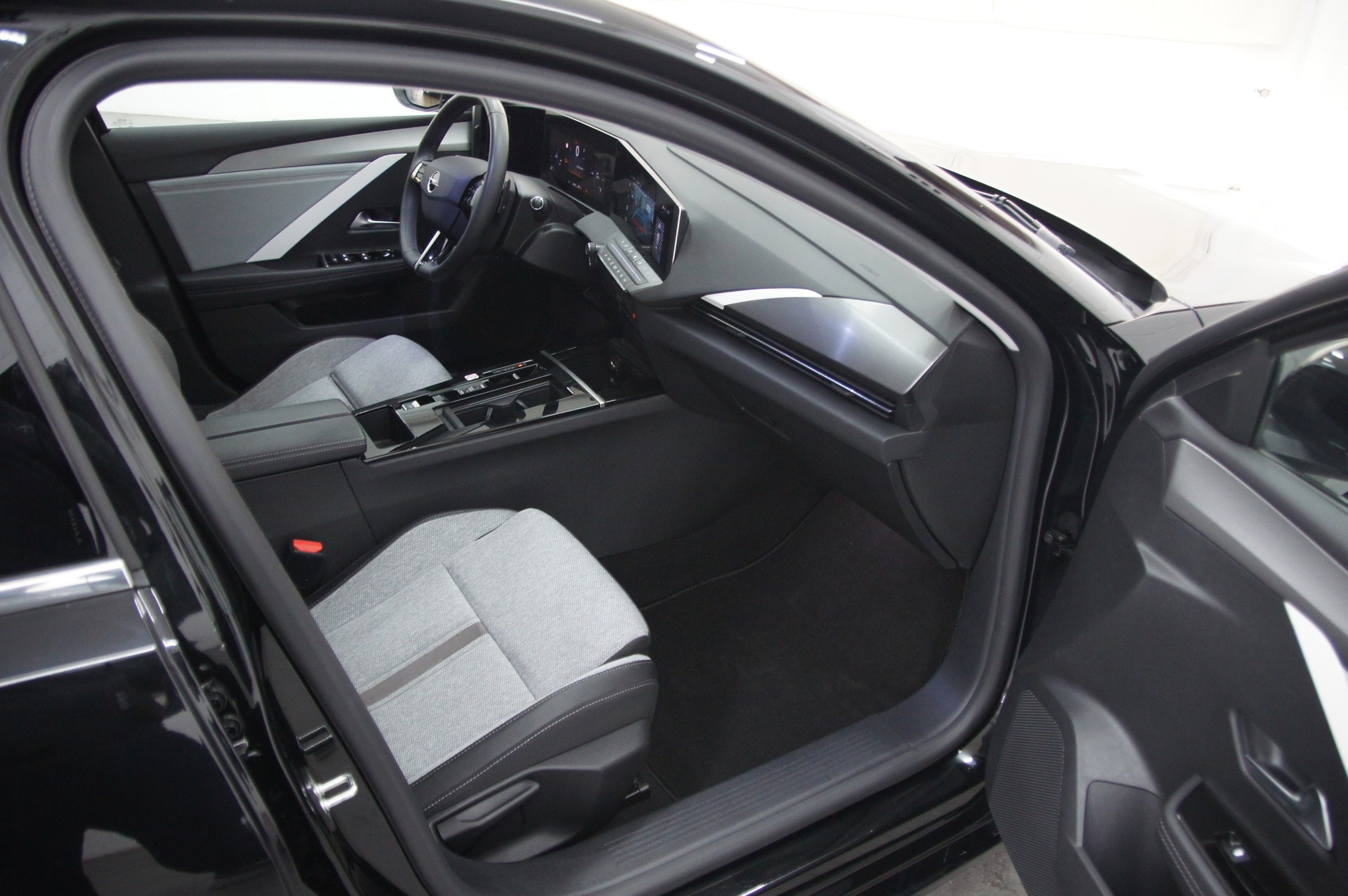 OPEL ASTRA-image-12