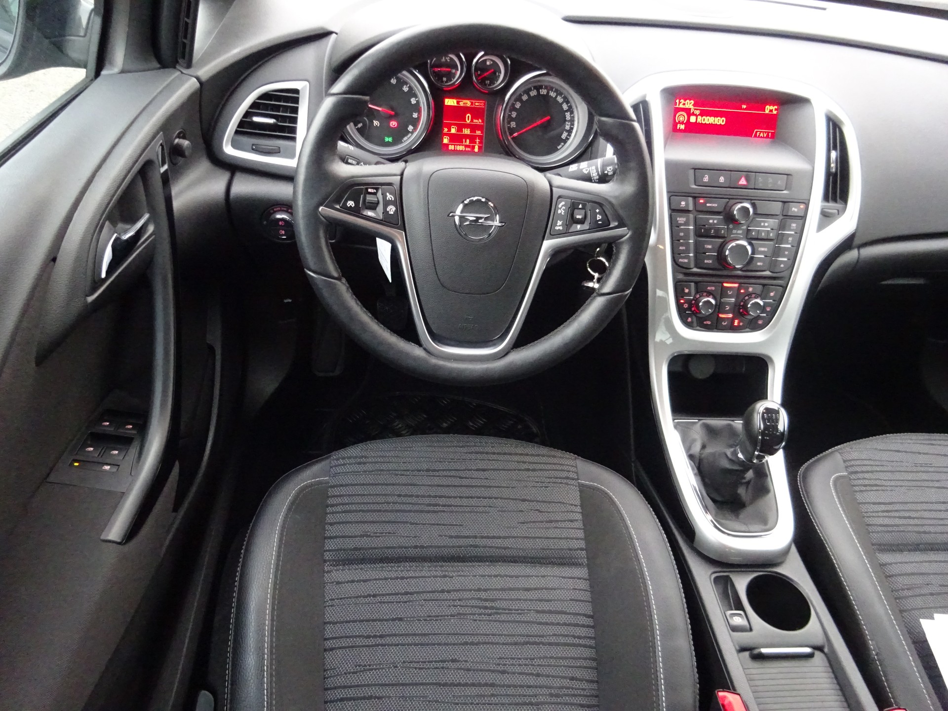 OPEL Astra 1.4i 16V Turbo Active Edition - SERVICE GEMACHT-image-7