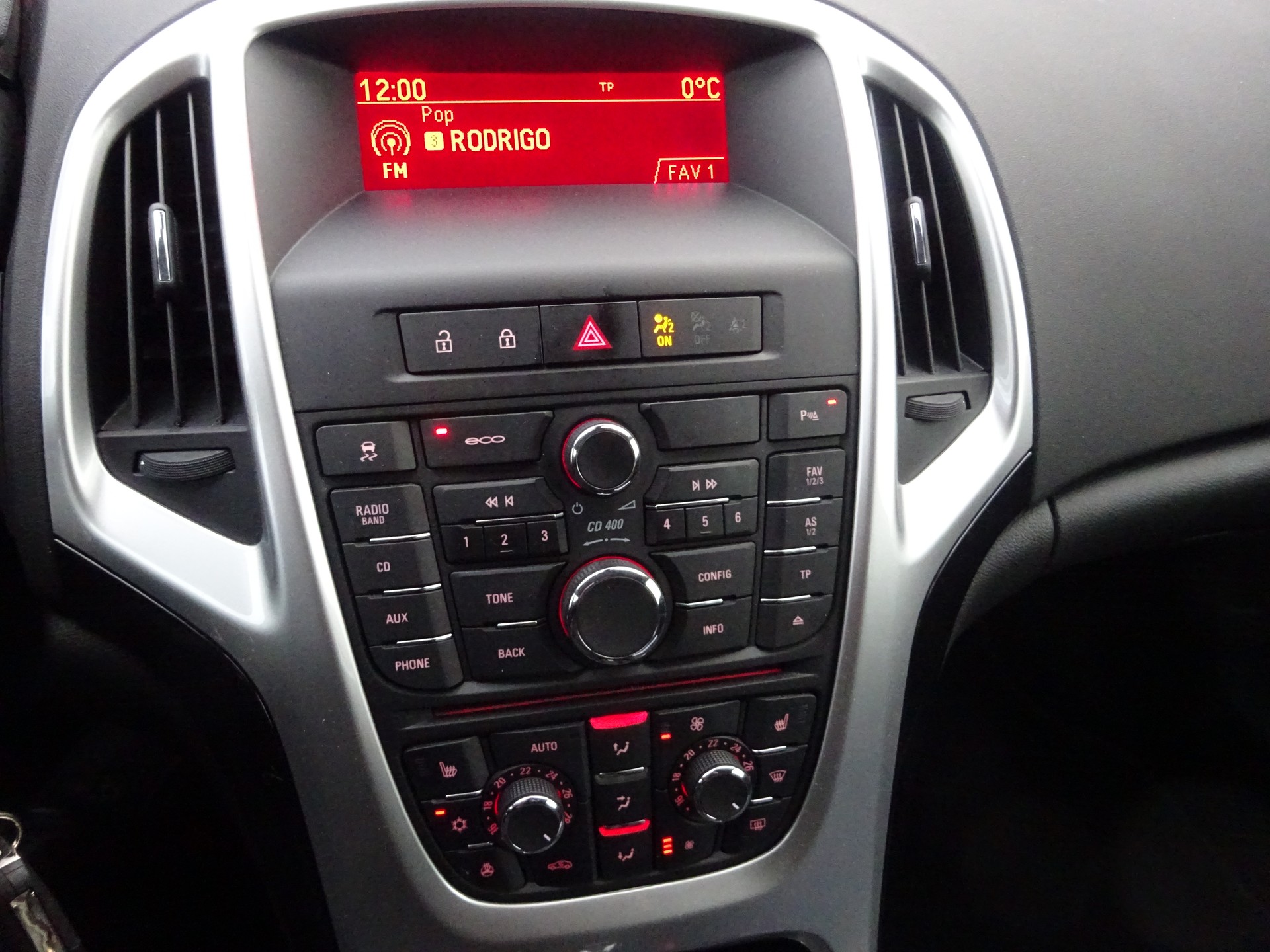 OPEL Astra 1.4i 16V Turbo Active Edition - SERVICE GEMACHT-image-11