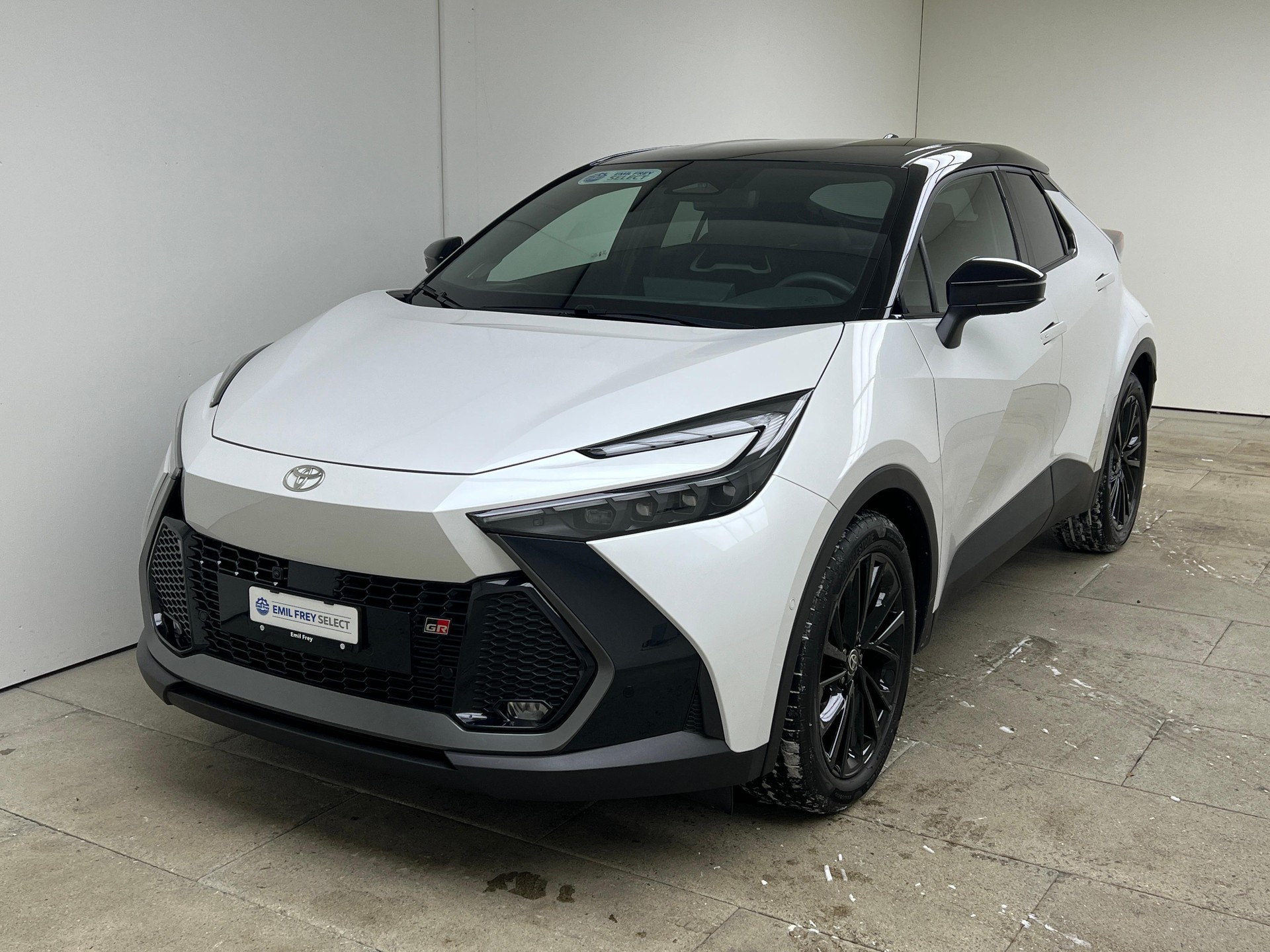 TOYOTA C-HR 2.0 PHEV GR Sport / ab 0,99% Leasing bei Abschluss einer Protect Autoversicherung