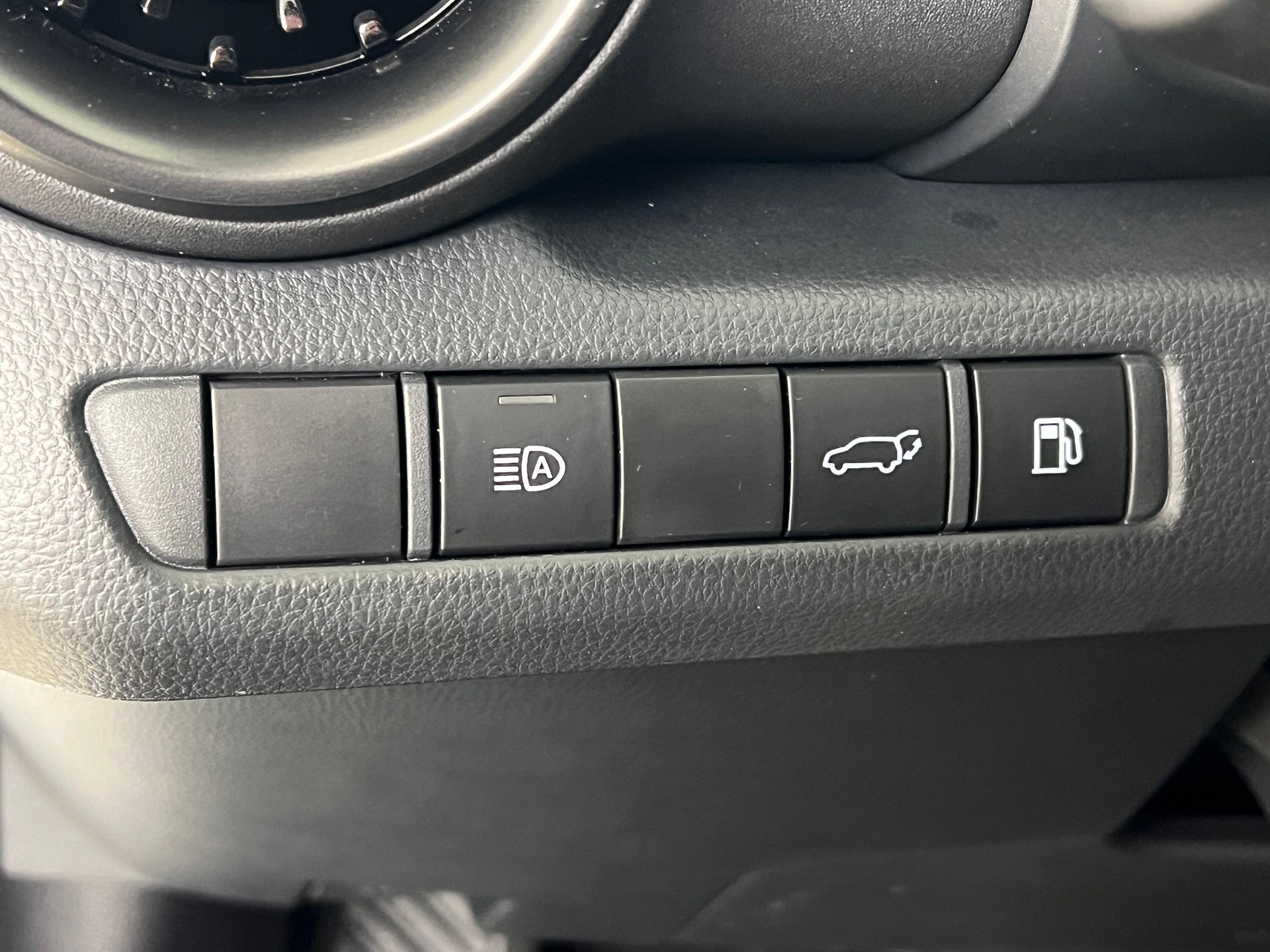 TOYOTA C-HR 2.0 PHEV GR Sport / ab 0,99% Leasing bei Abschluss einer Protect Autoversicherung-image-17