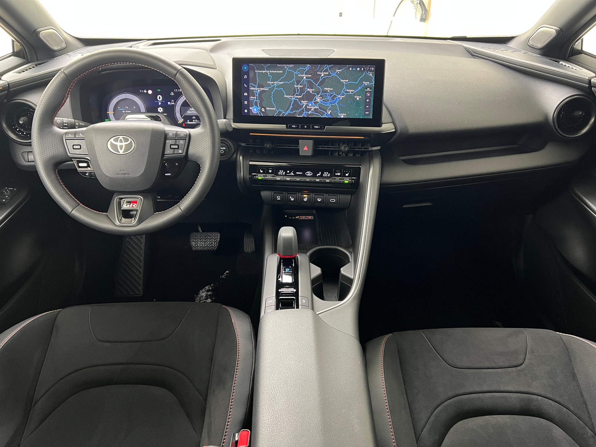 TOYOTA C-HR 2.0 PHEV GR Sport / ab 0,99% Leasing bei Abschluss einer Protect Autoversicherung-image-9