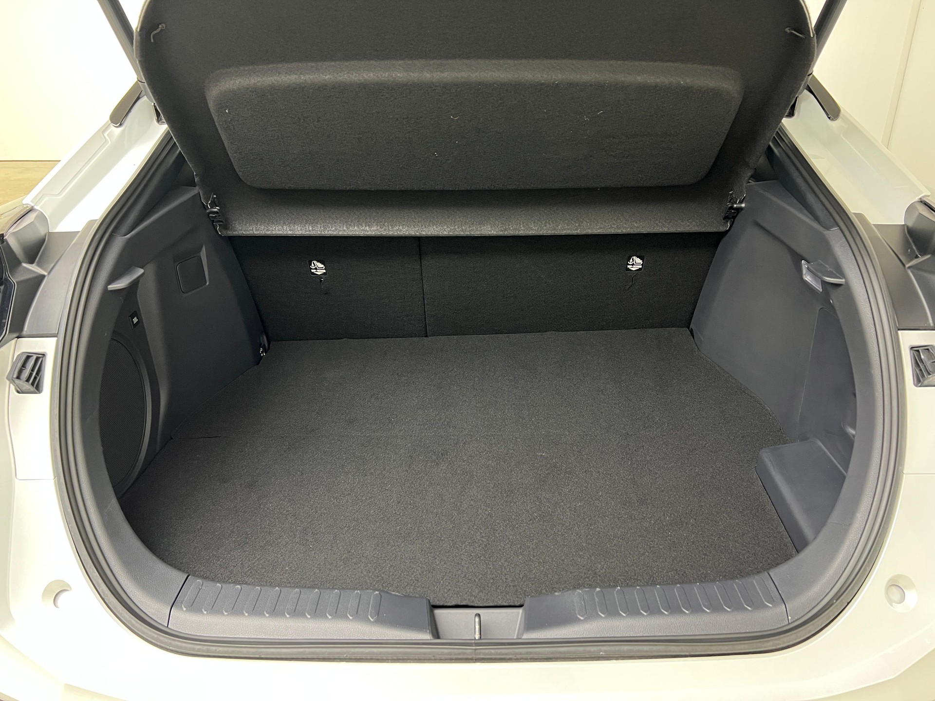 TOYOTA C-HR 2.0 PHEV GR Sport / ab 0,99% Leasing bei Abschluss einer Protect Autoversicherung-image-5