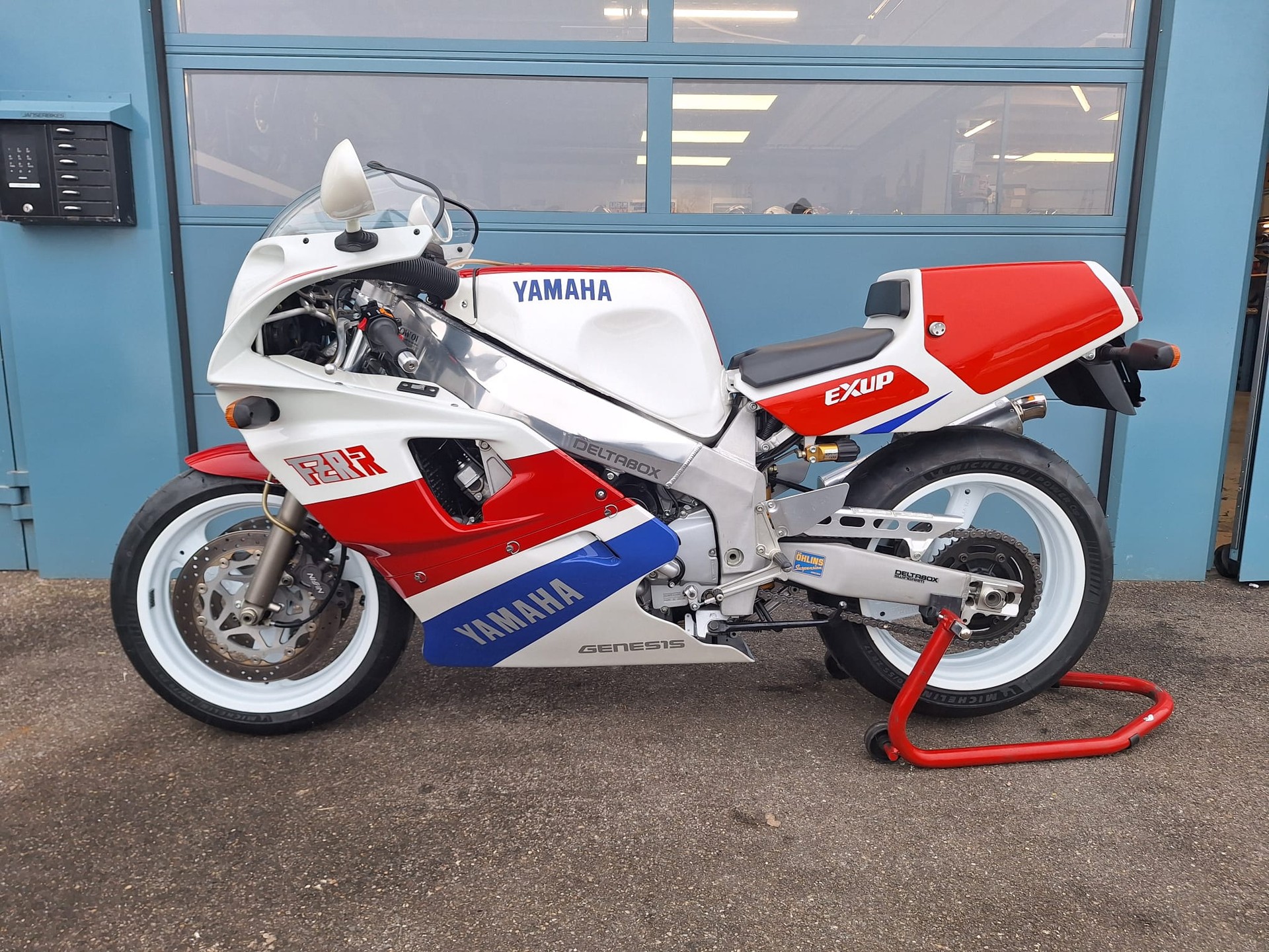 YAMAHA FZR 750 R Exup OW01-image-1