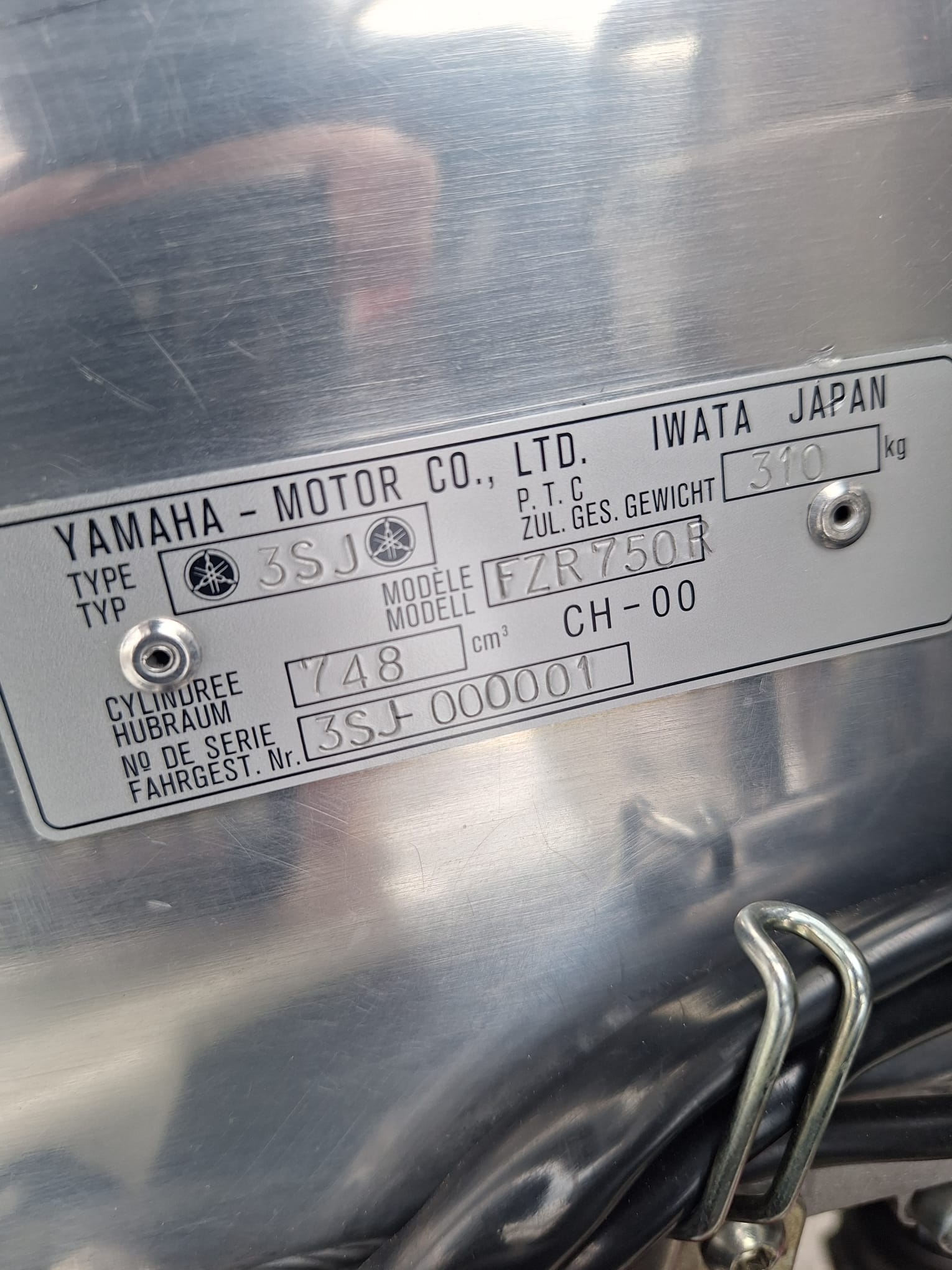 YAMAHA FZR 750 R Exup OW01-image-7