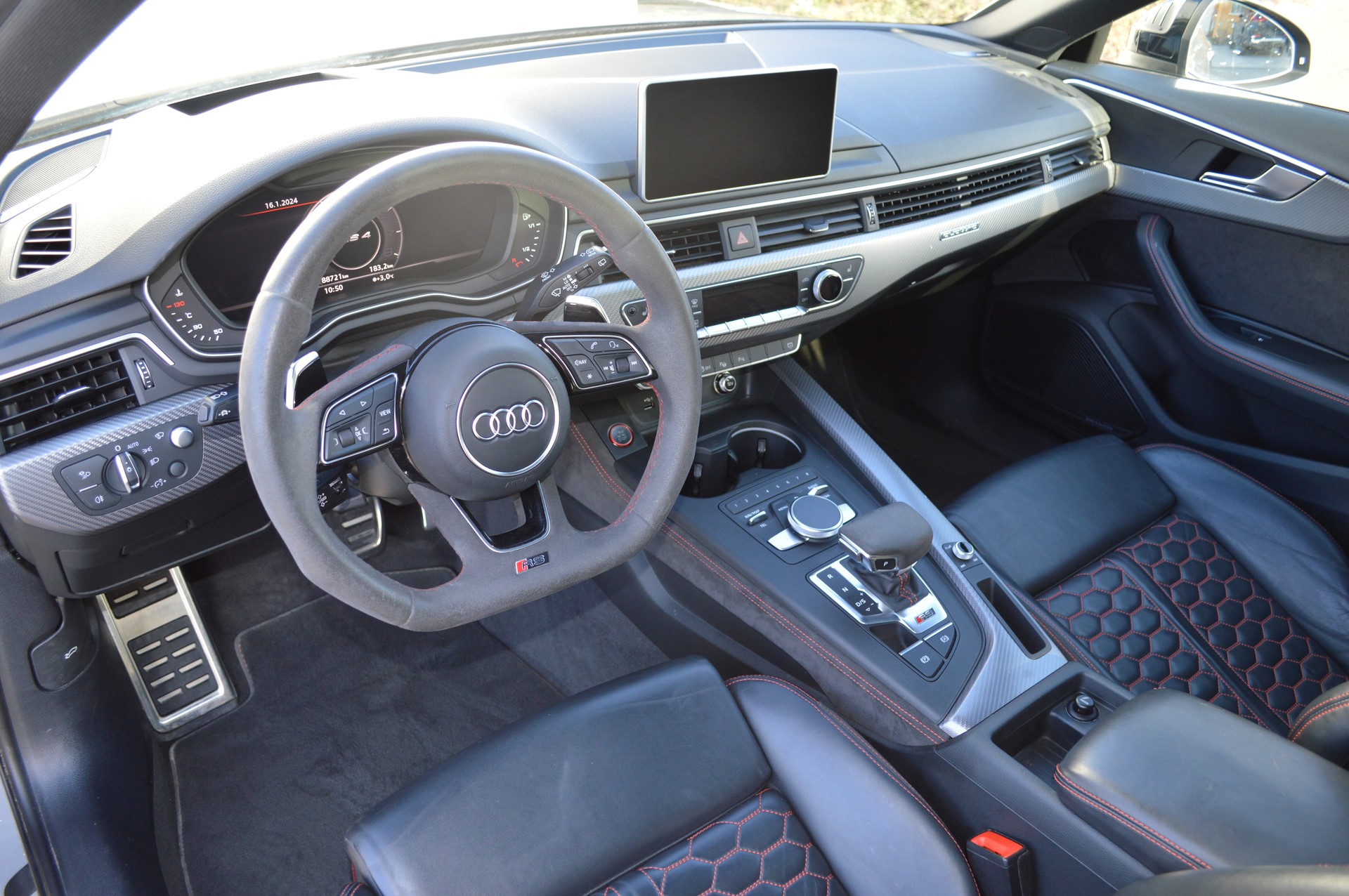 AUDI RS4 Avant 2.9 TFSI quattro tiptronic-image-14