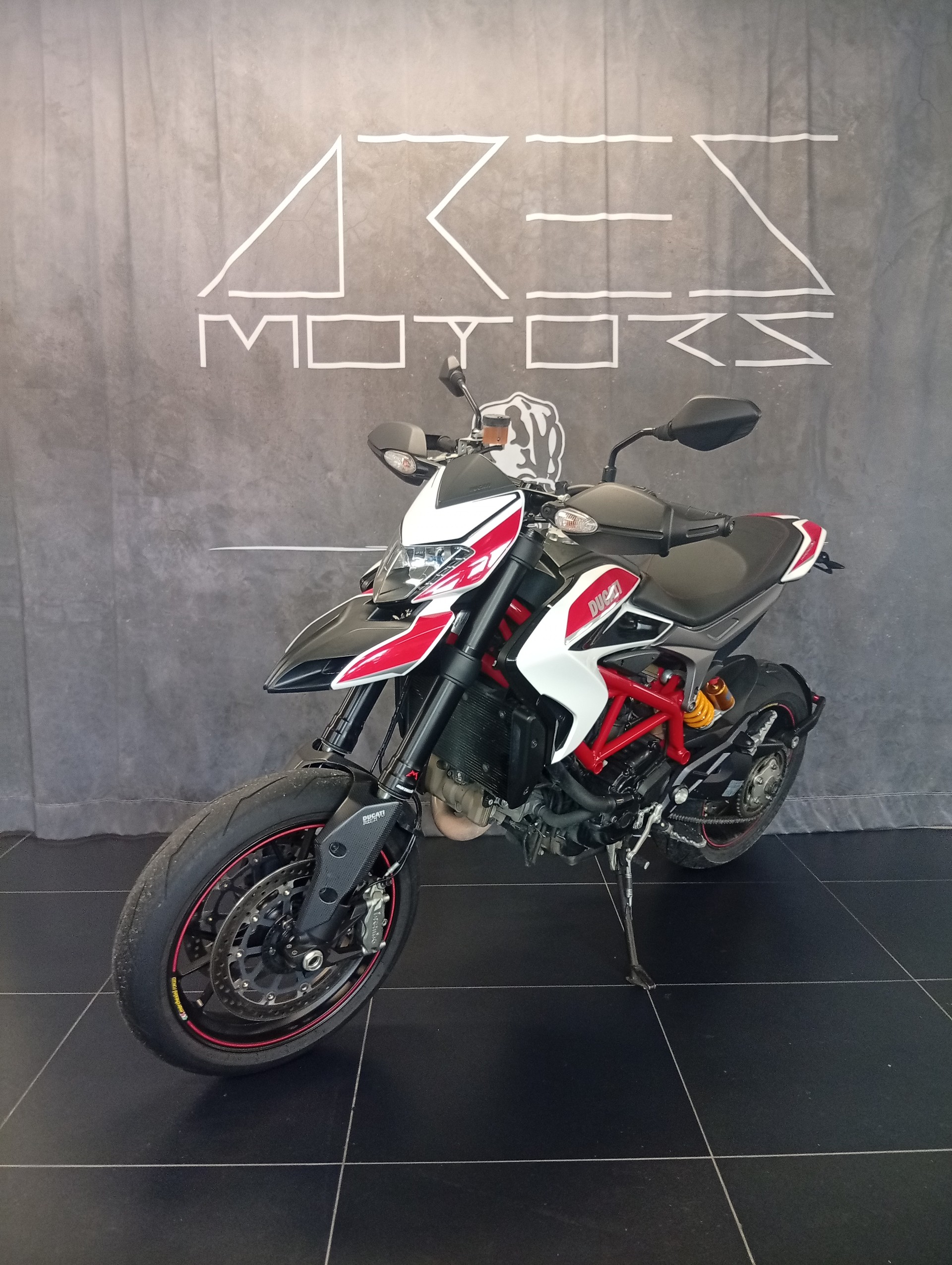DUCATI Hypermotard 821 SP-image-1