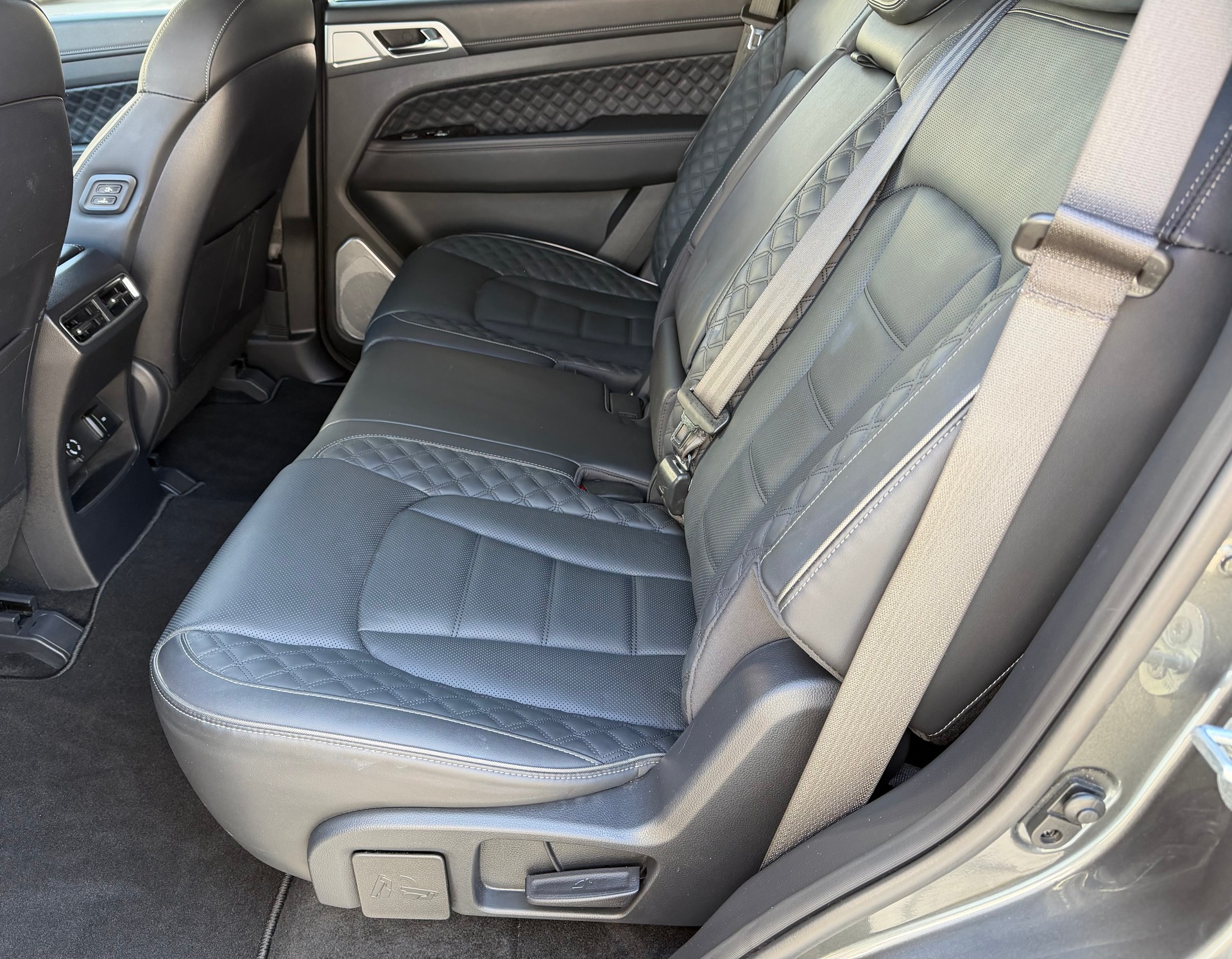 KGM-SsangYong Rexton 2.2 CRDi 7 Pl. Sapphire 4WD AT-image-13