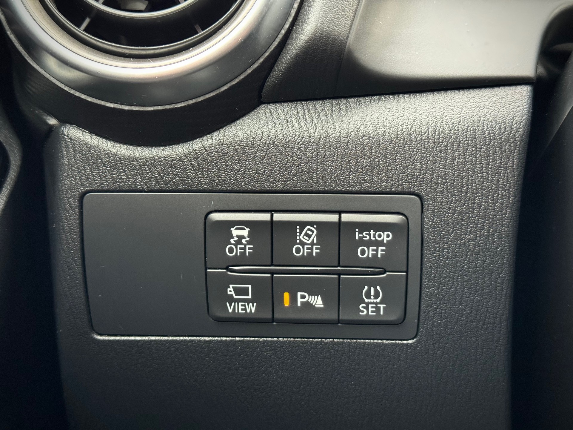 MAZDA 2 SKYACTIV-G 90 Revolution Automat - Véhicule Suisse (CH)-image-11
