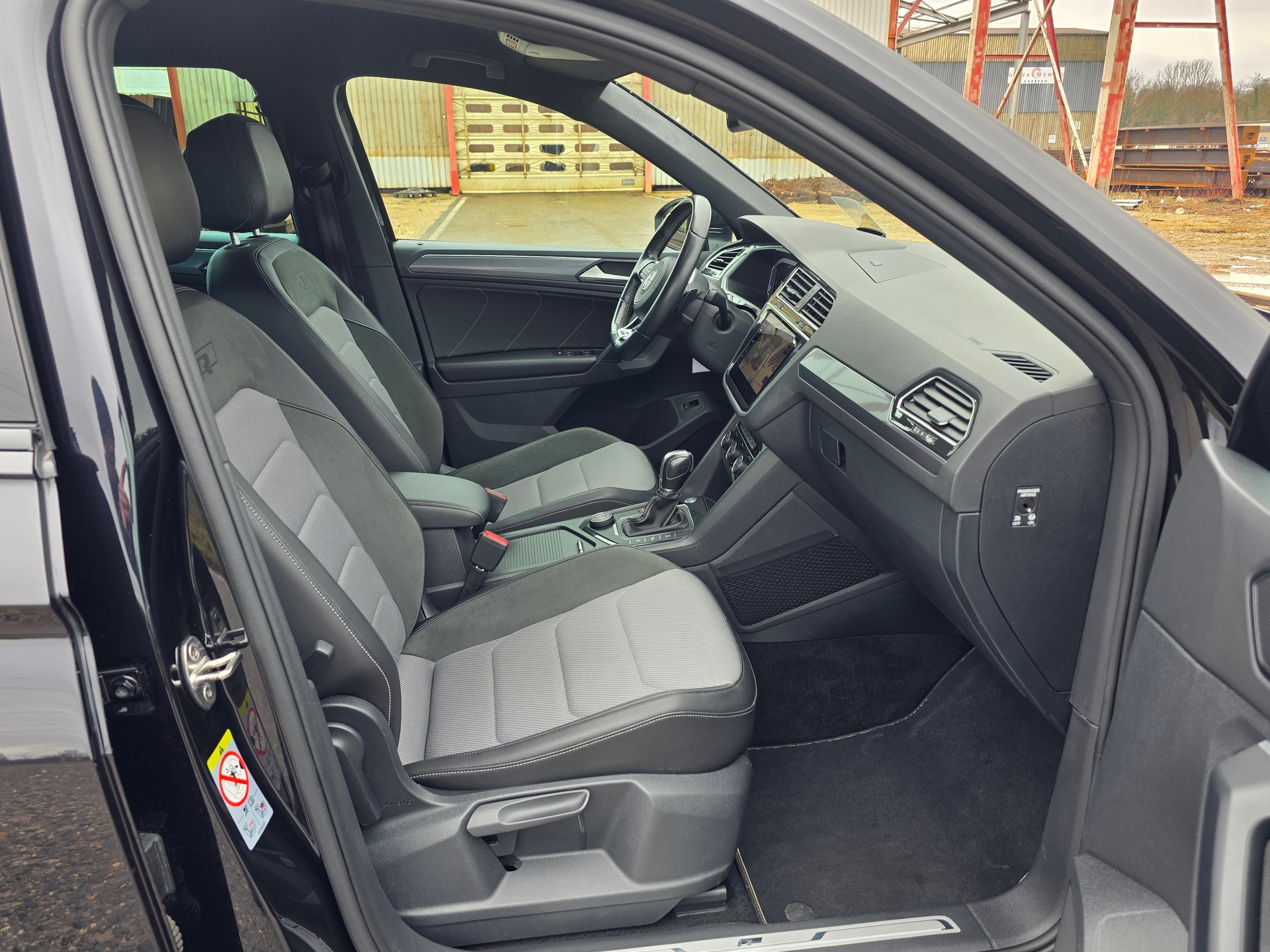 VW Tiguan 2.0TSI Highline / R-Line 4Motion DSG-image-8