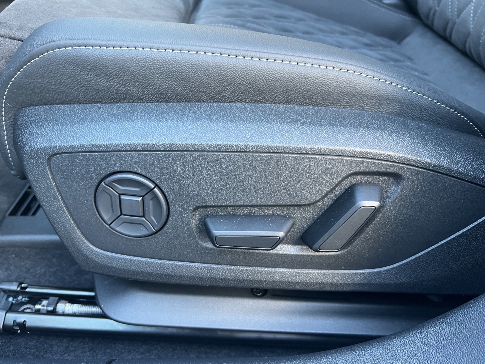 AUDI A3 allstreet 35 TFSI Attraction S-tronic-image-14