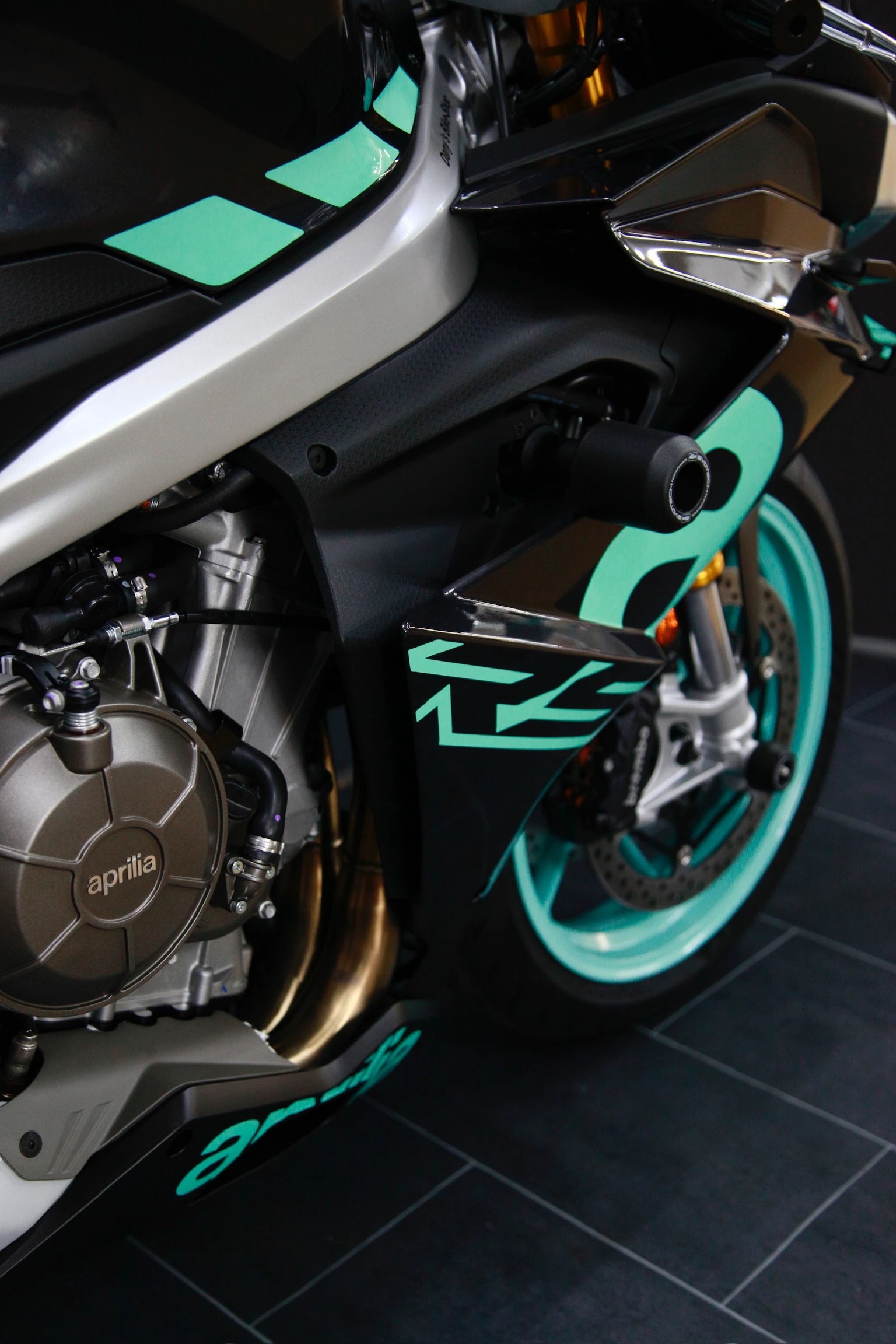 APRILIA RS 660 verde ciano E5+ (35kW)-image-3