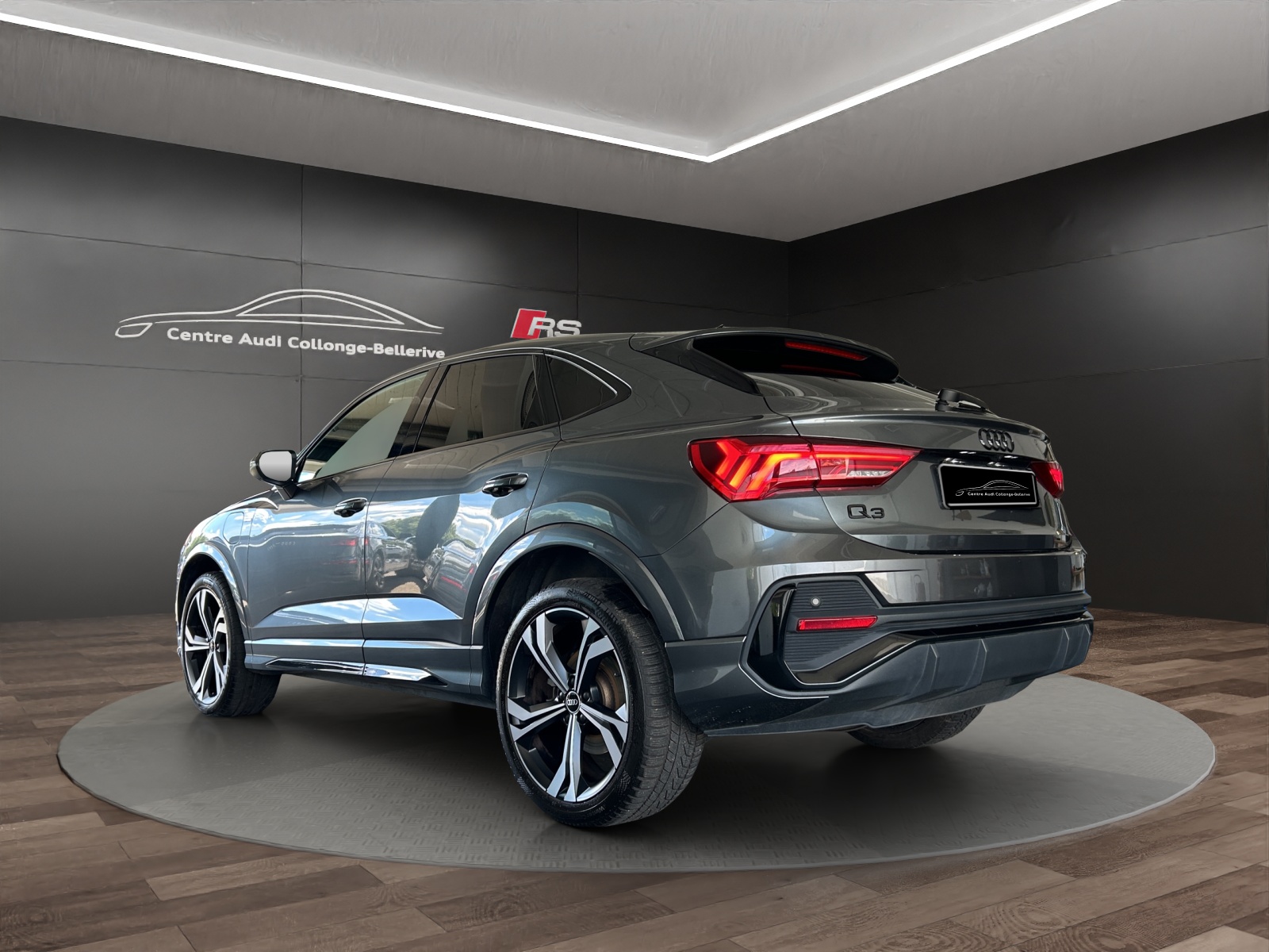 AUDI Q3 Sportback 45 TFSI e S line Attraction S-tronic-showroom-element-3