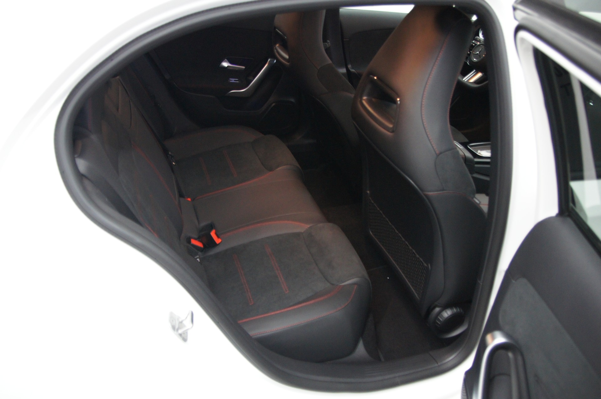 MERCEDES-BENZ A 180 Night Star 7G-DCT-image-14
