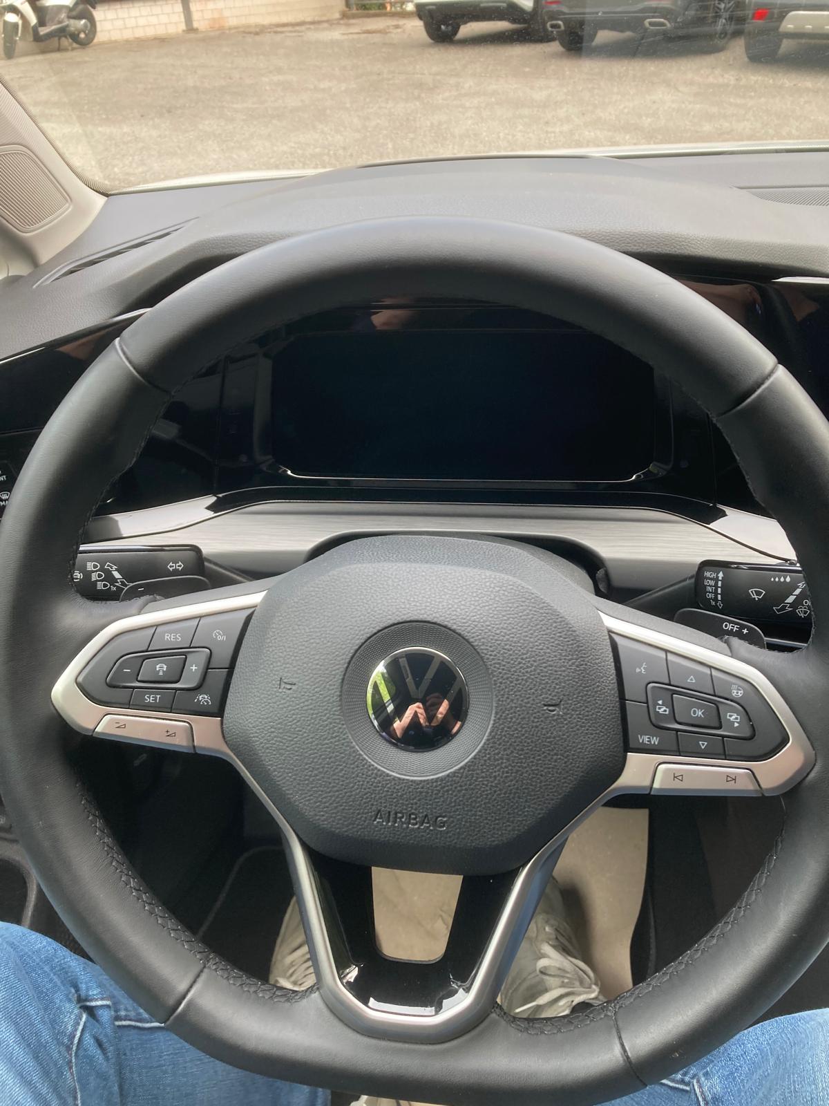 VW Golf 1.4 TSI PHEV Selection-image-14