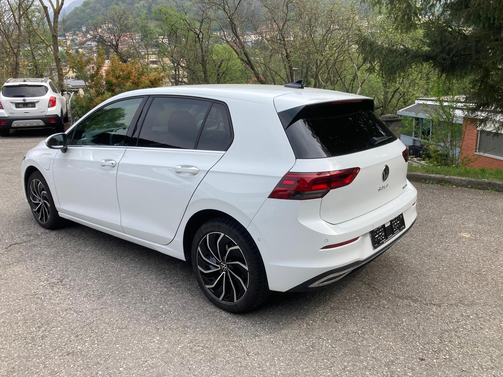 VW Golf 1.4 TSI PHEV Selection-image-4