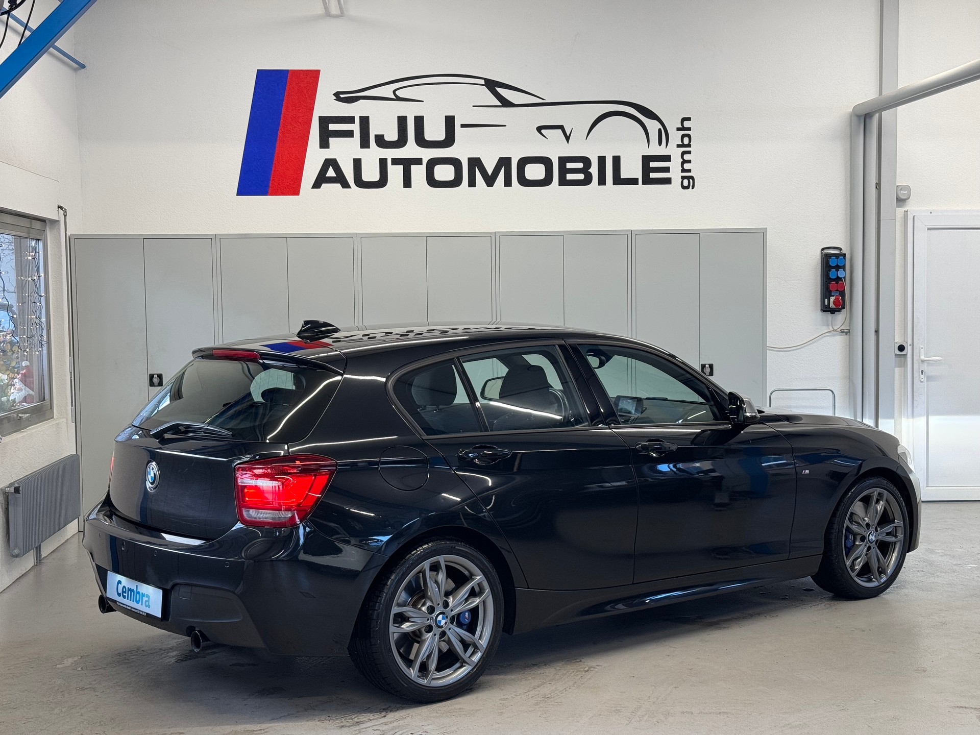BMW M135i xDrive Steptronic-image-3