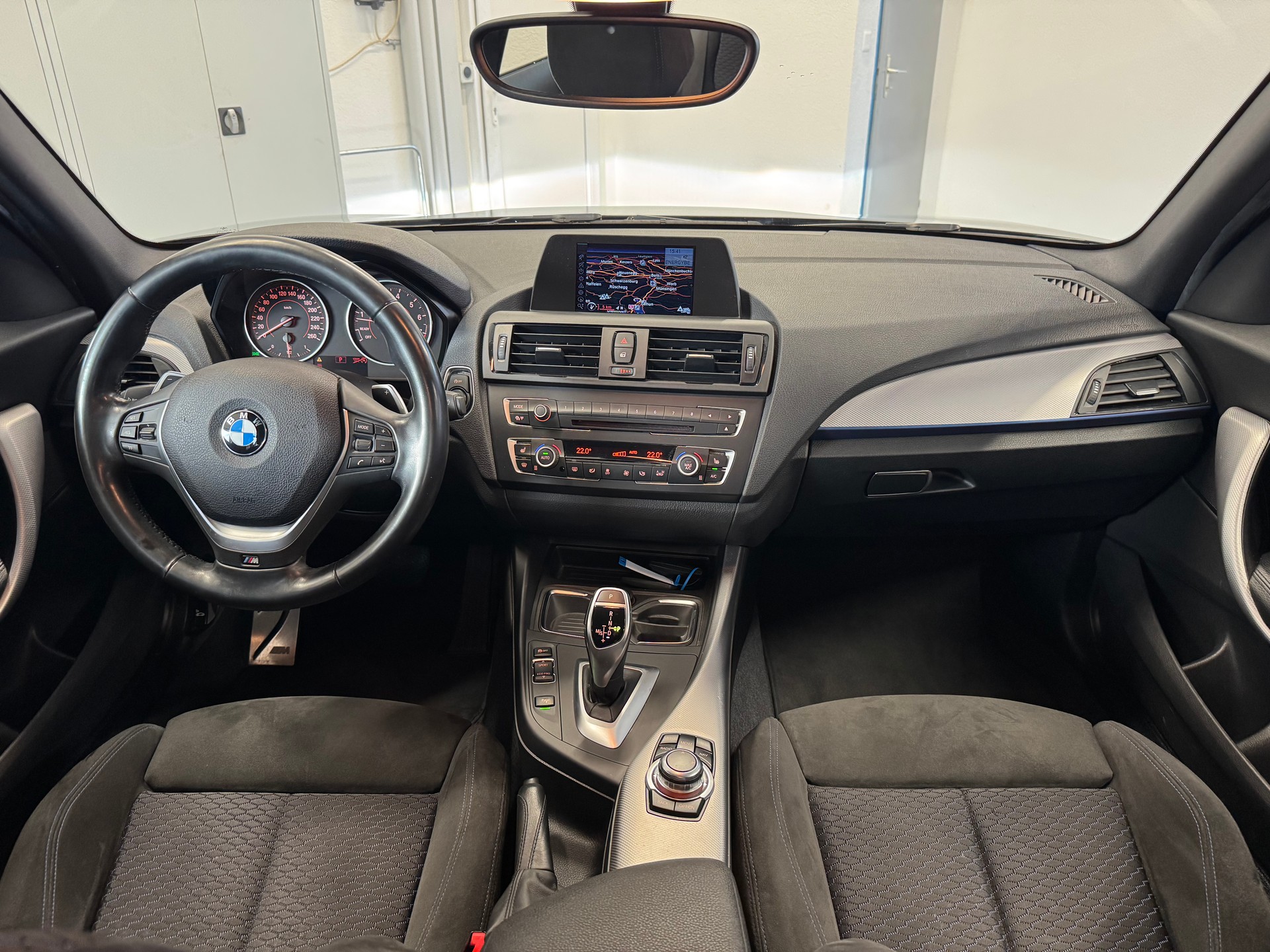 BMW M135i xDrive Steptronic-image-9