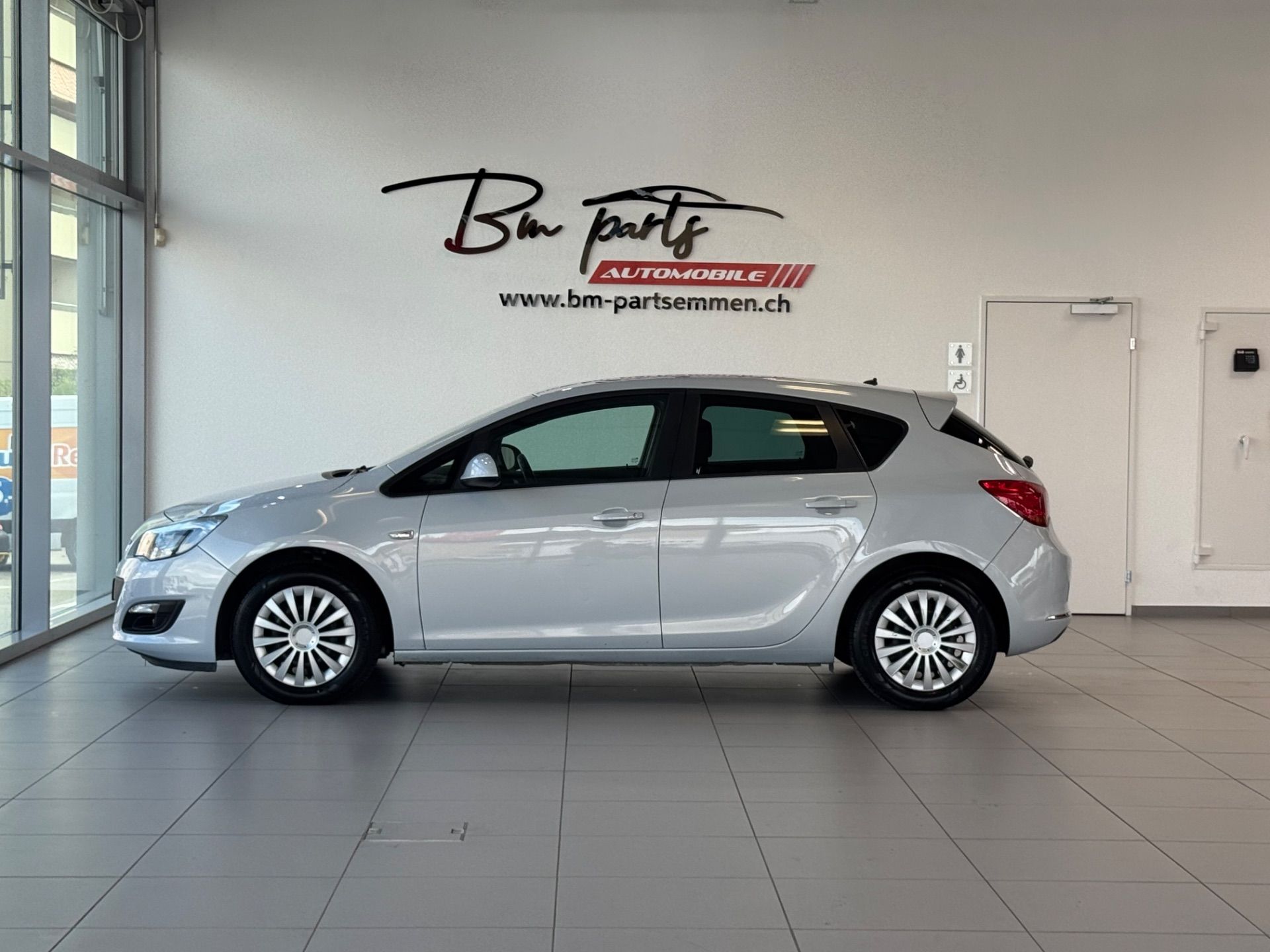 OPEL Astra 1.4 Turbo Edition-showroom-element-2
