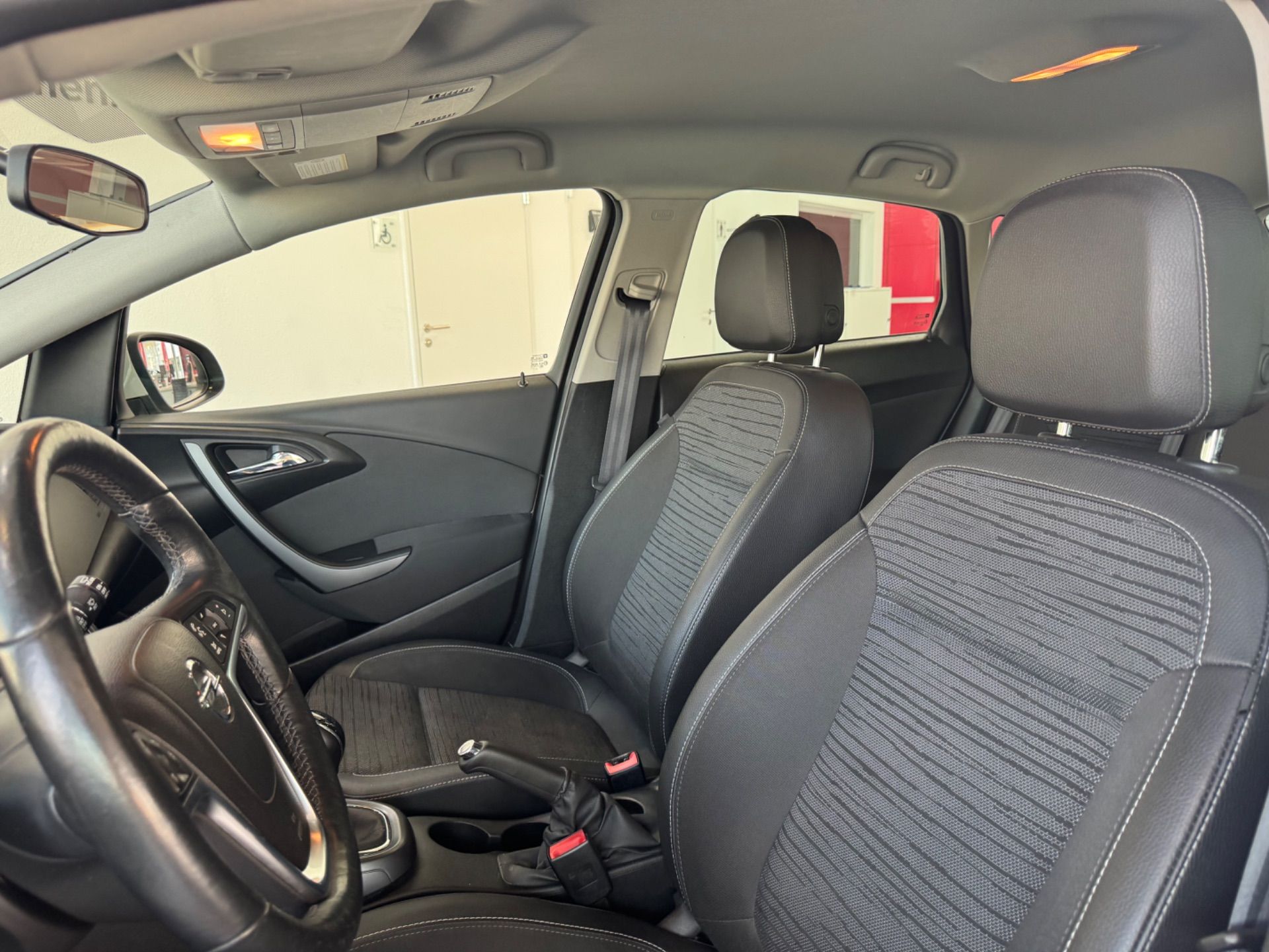 OPEL Astra 1.4 Turbo Edition-image-10
