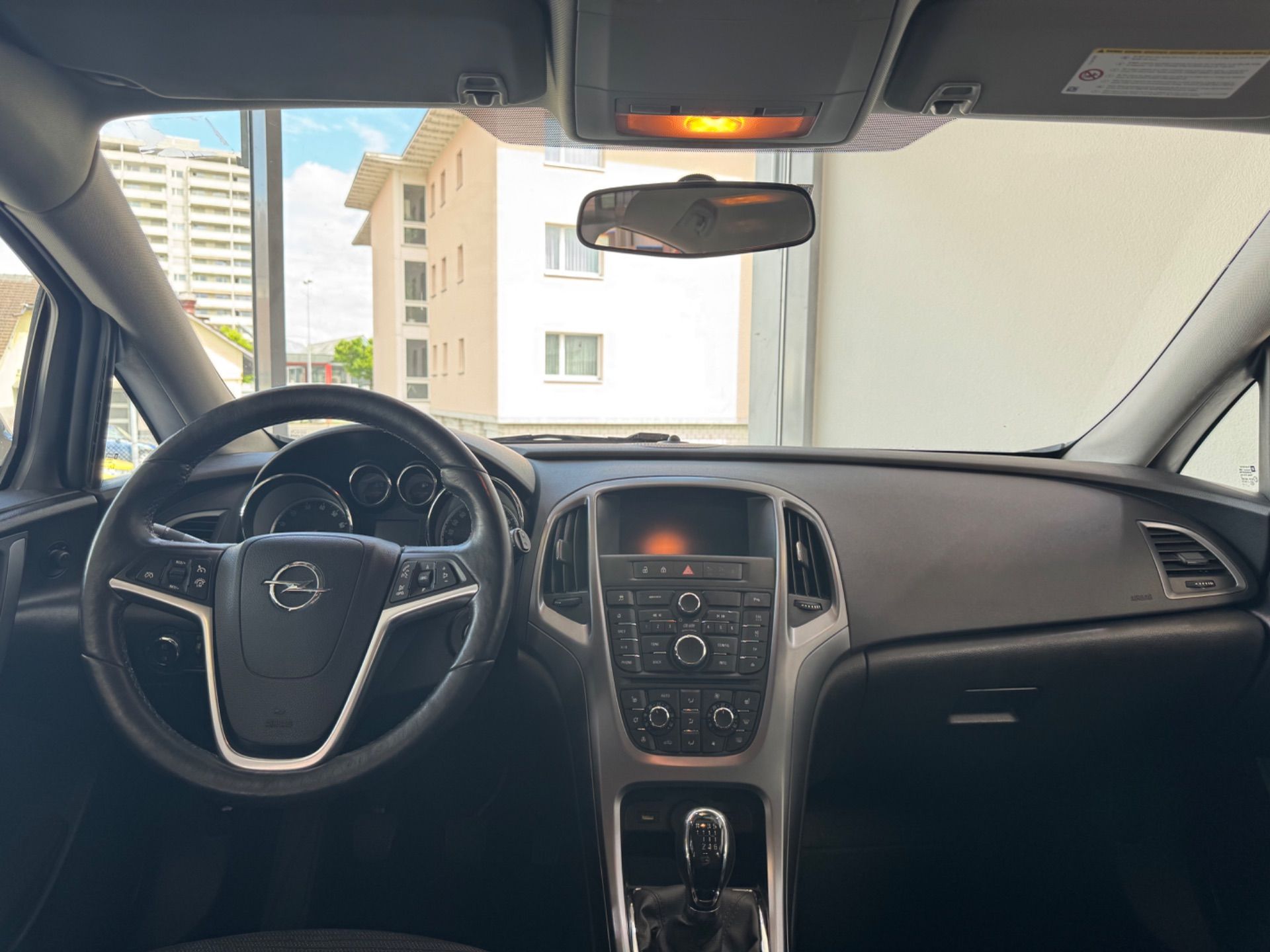 OPEL Astra 1.4 Turbo Edition-image-15