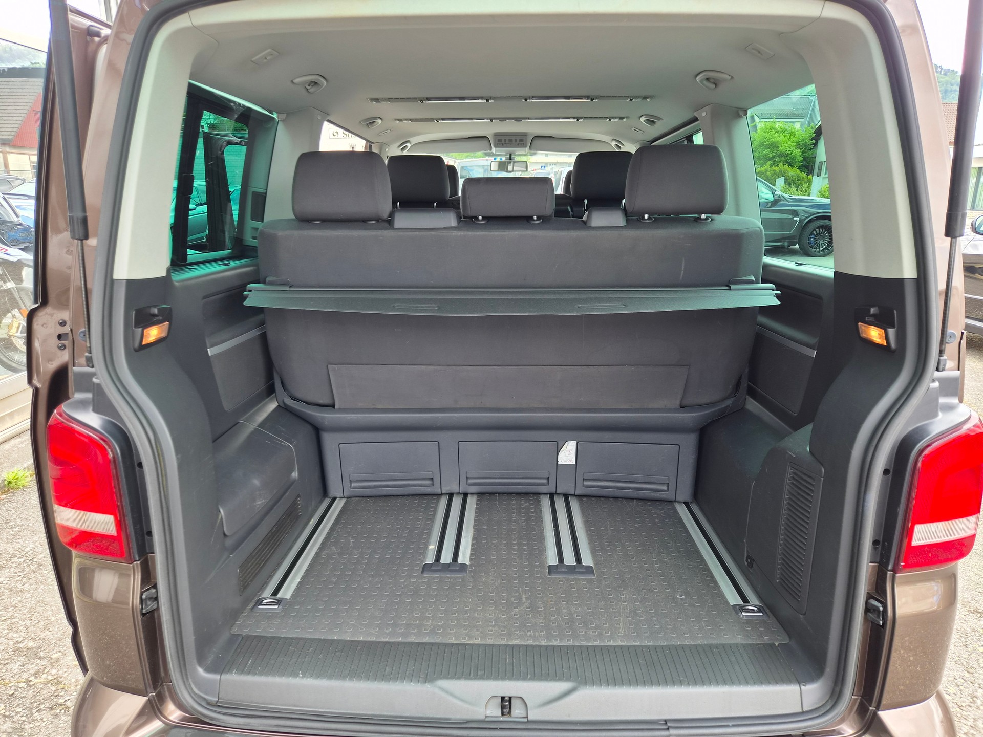 VW T5 Multivan 2.0 Bi-TDI CR Comfortline 4Motion DSG-image-12
