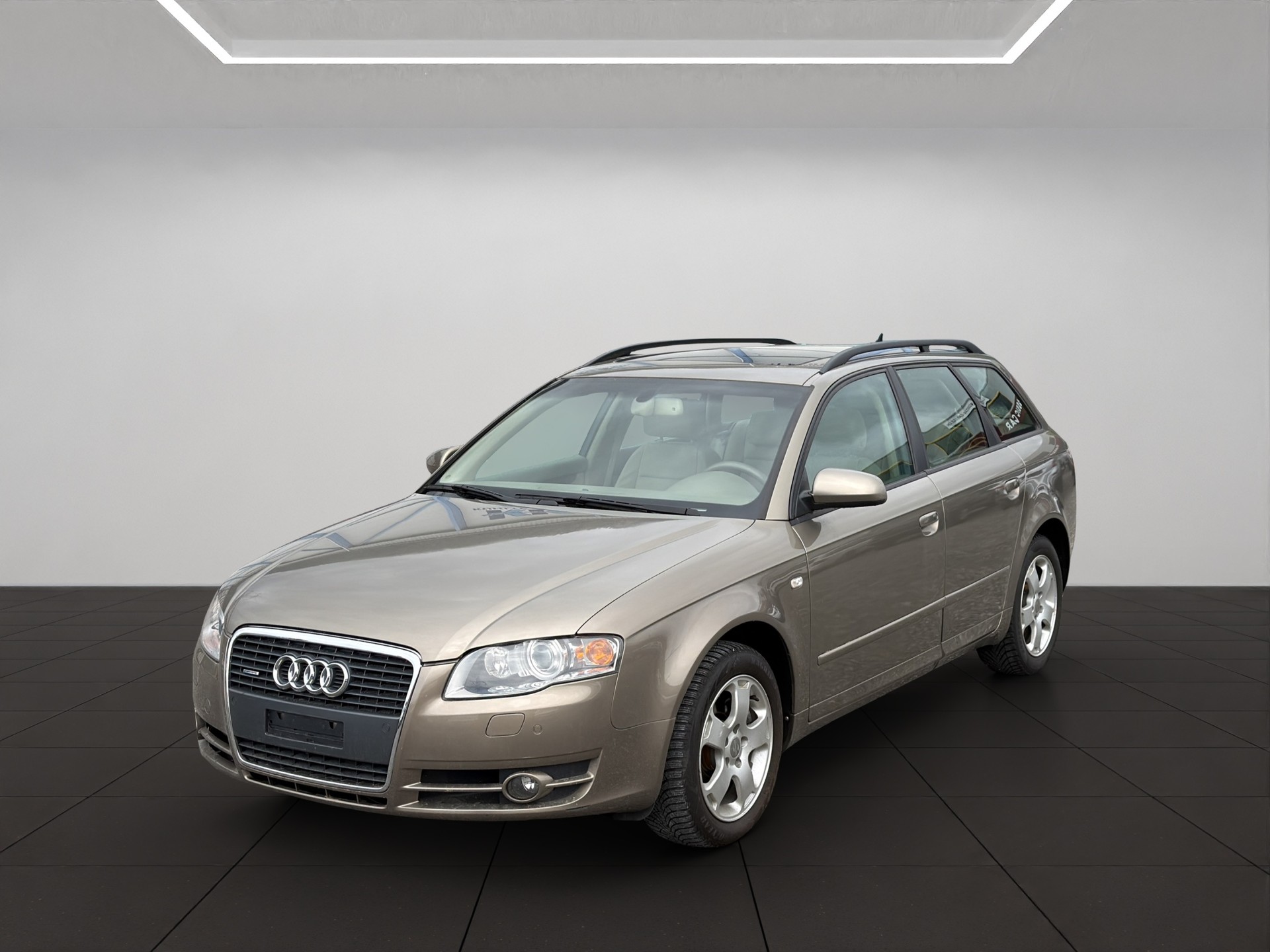 AUDI A4 Avant 2.0 Turbo FSI quattro-image-4
