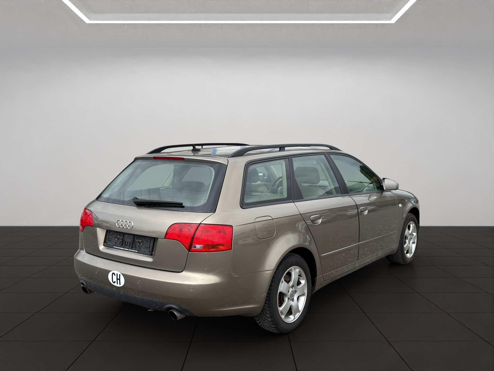 AUDI A4 Avant 2.0 Turbo FSI quattro-showroom-element-1