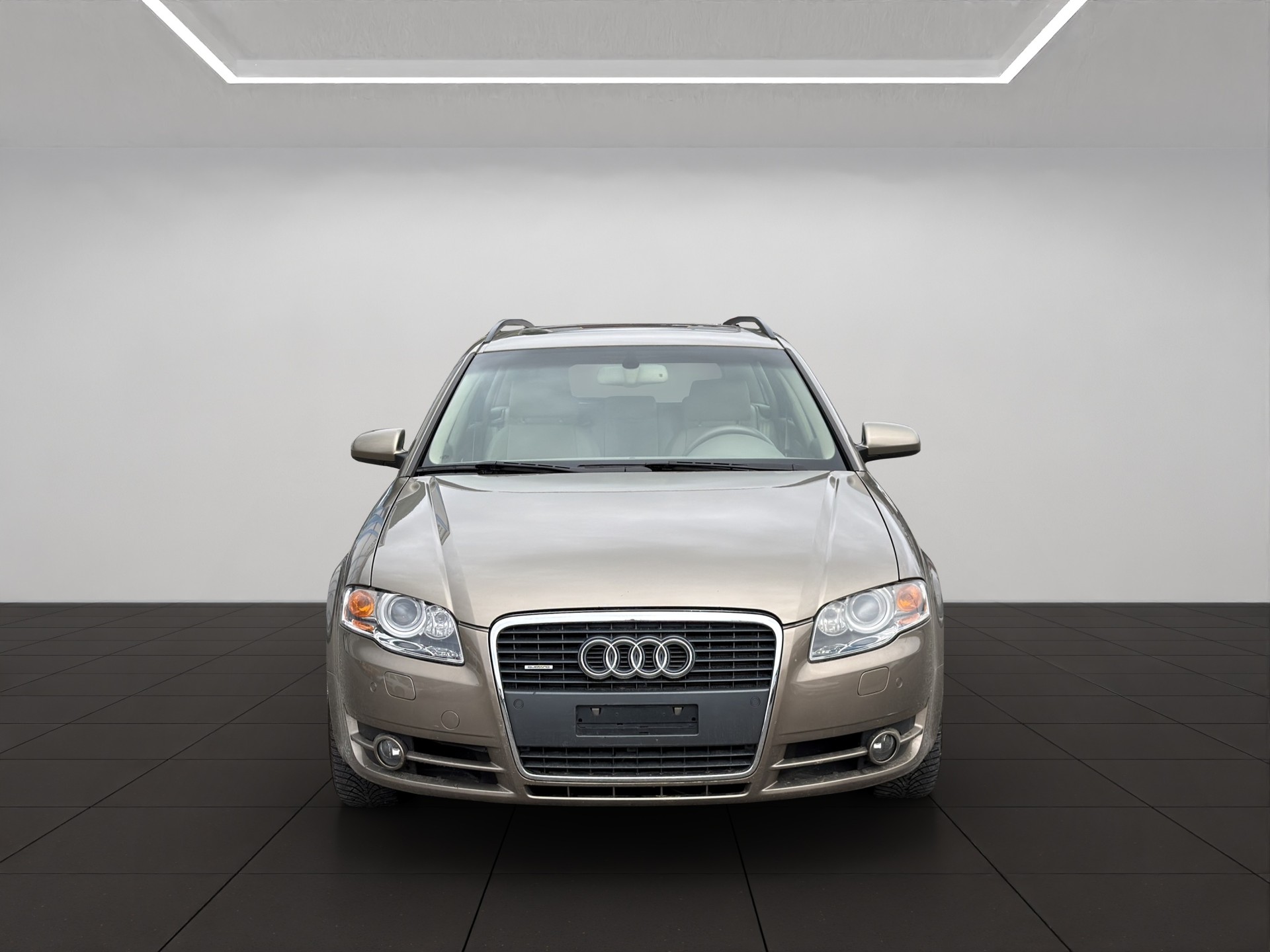 AUDI A4 Avant 2.0 Turbo FSI quattro-image-5