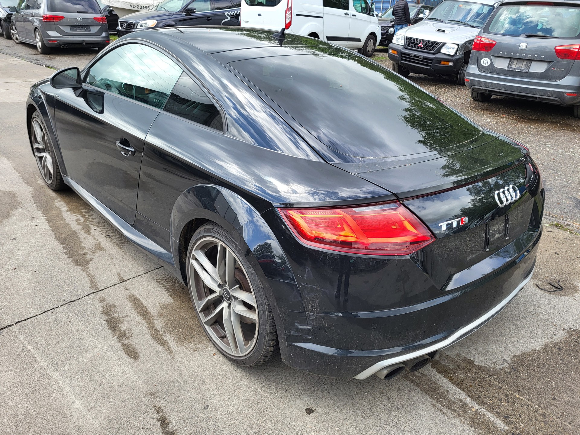 AUDI TTS Coupé 2.0 TFSI quattro-image-4