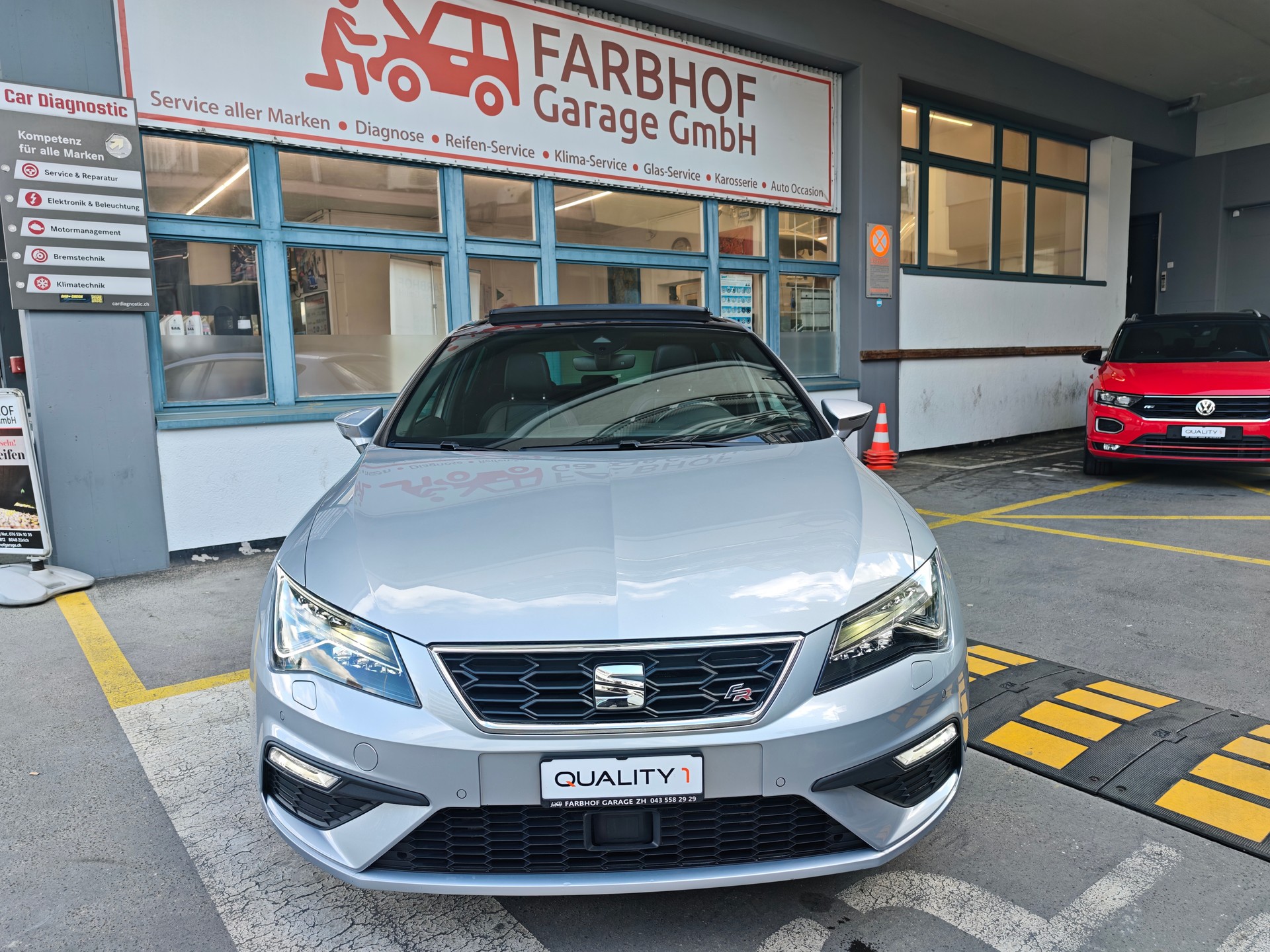 SEAT Leon 1.5 TSI EVO SWISS FR DSG-image-2