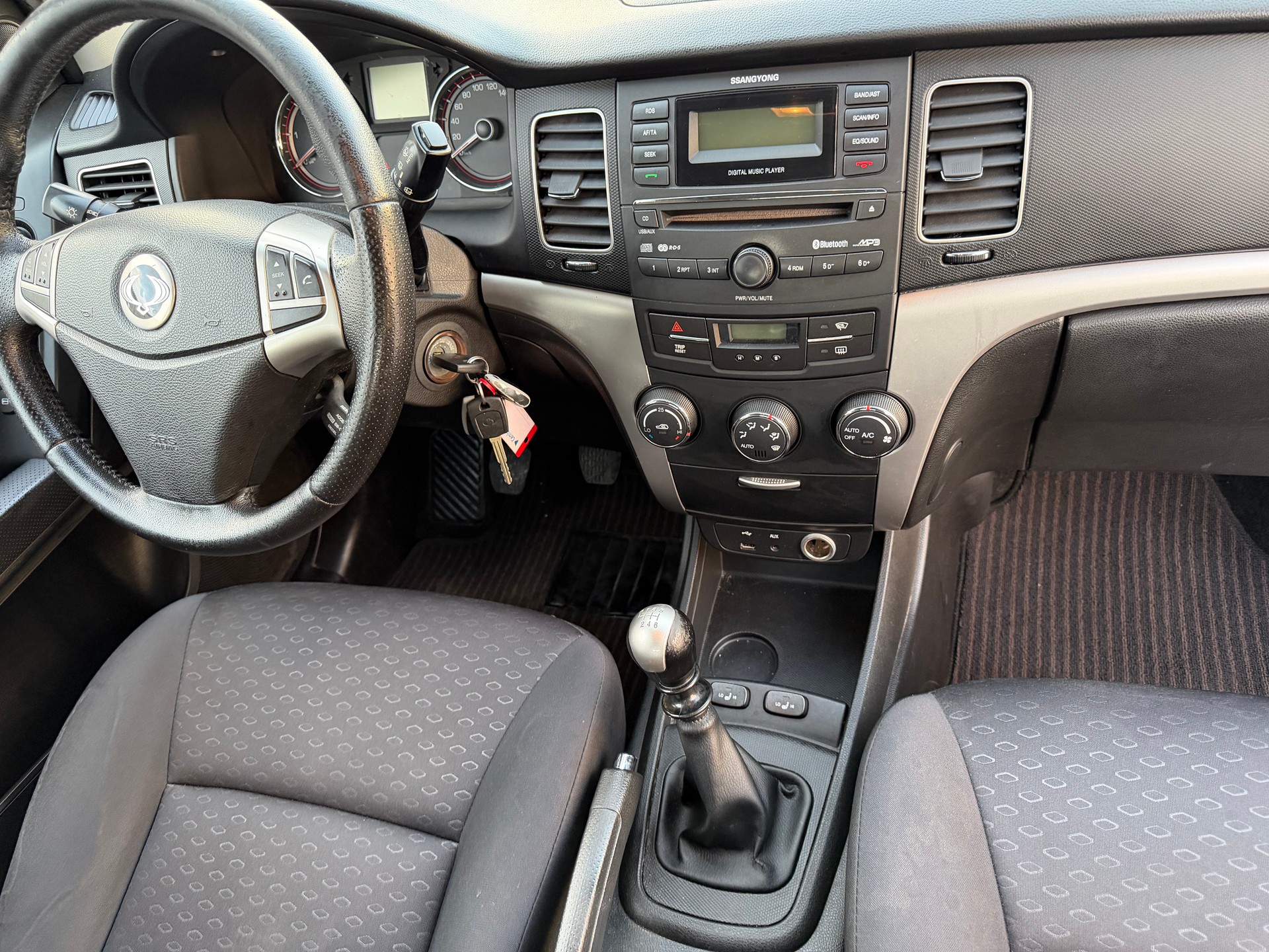 KGM-SsangYong Korando 2.0 e-XDI Black Edition 4WD-image-12