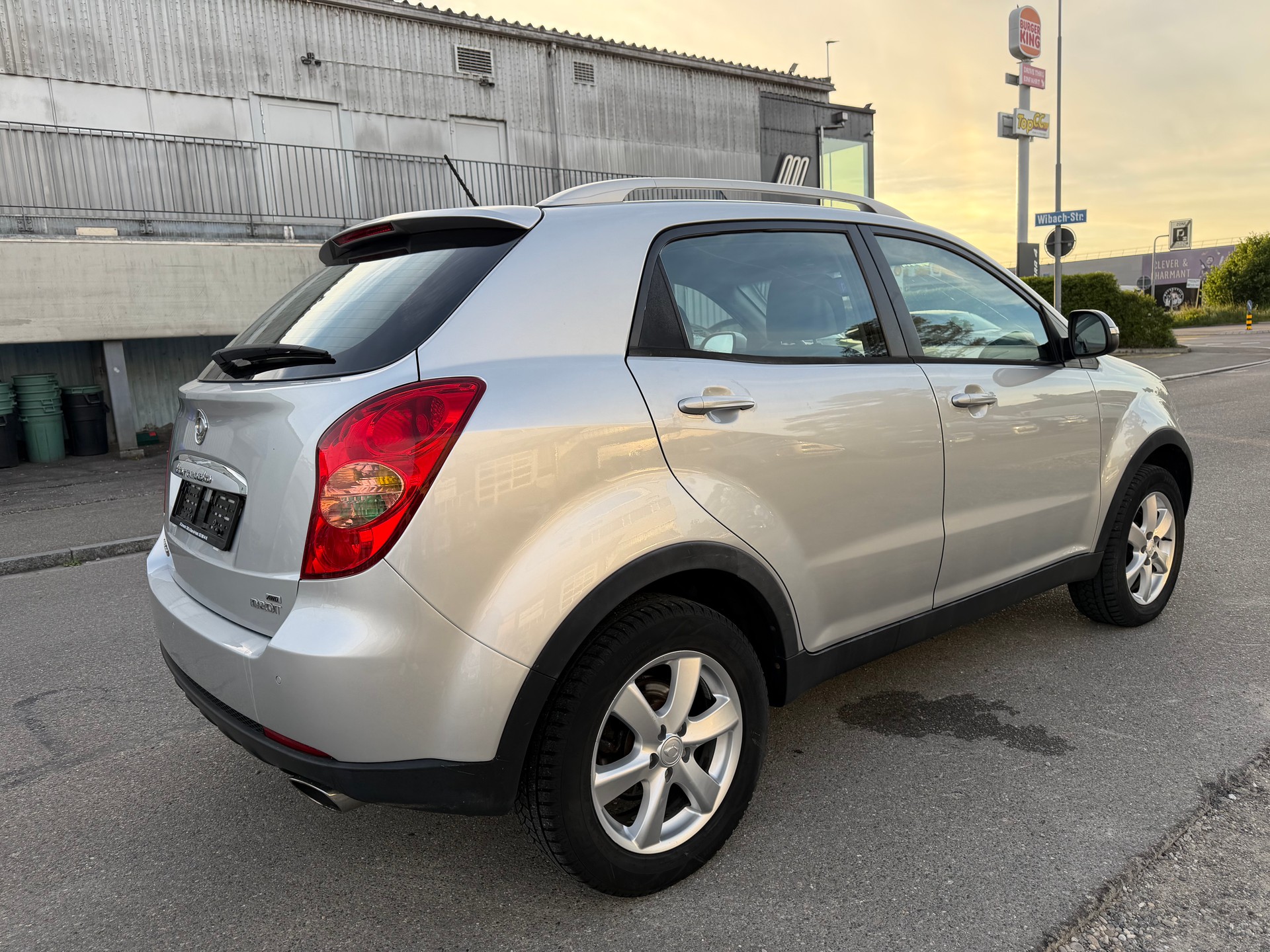 KGM-SsangYong Korando 2.0 e-XDI Black Edition 4WD-image-4