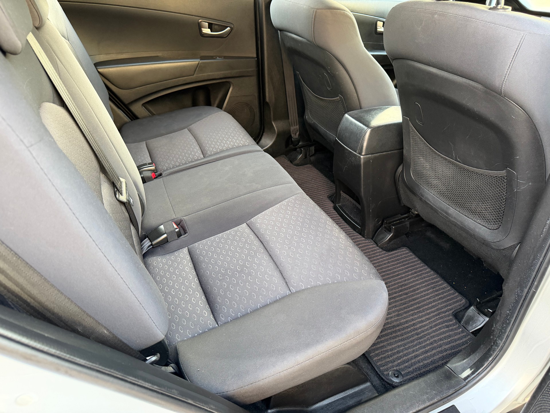KGM-SsangYong Korando 2.0 e-XDI Black Edition 4WD-image-10