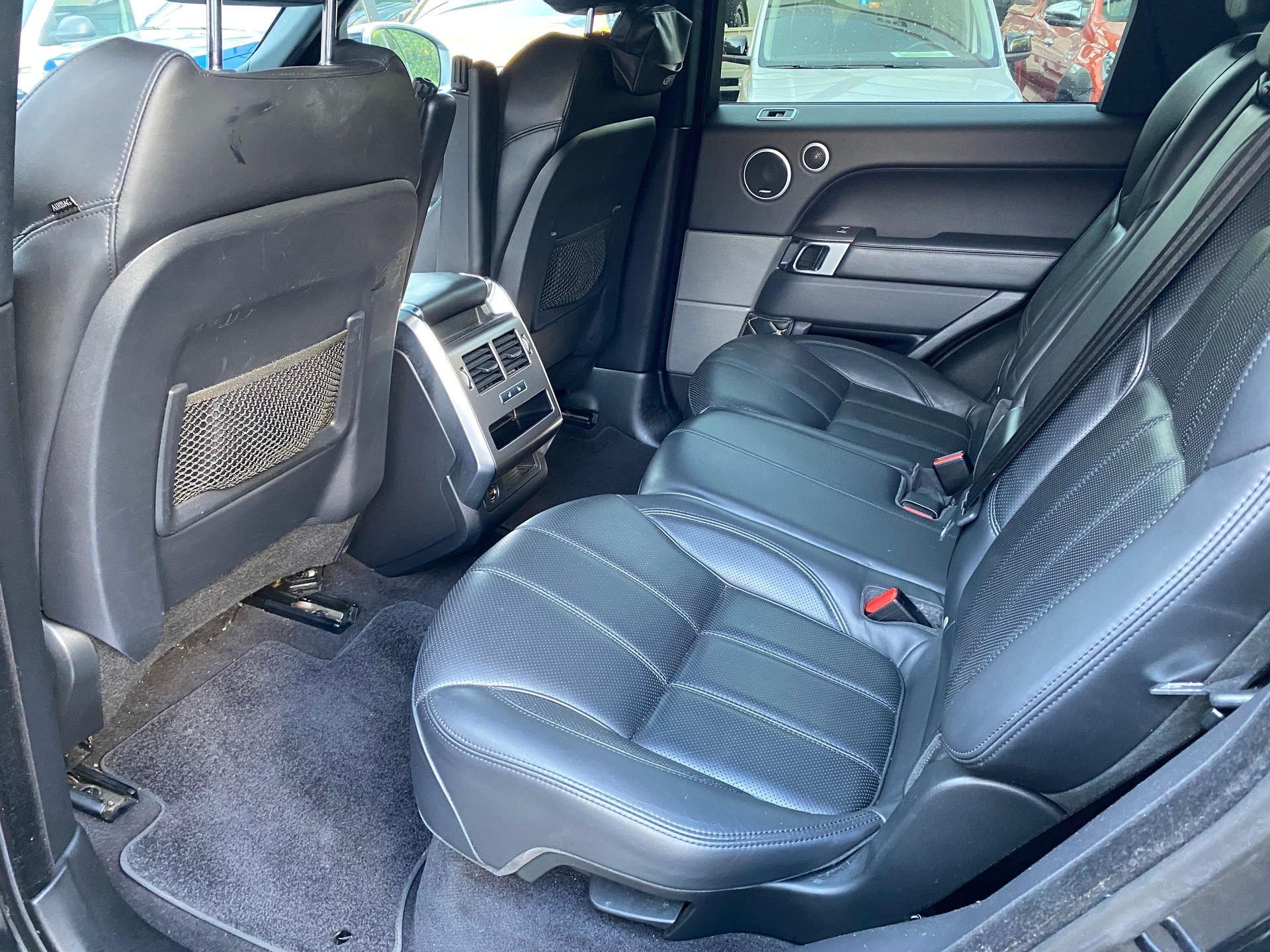 LAND ROVER Range Rover Sport 3.0 SDV6 HSE Dynamic 007 Edition Automatic-image-9