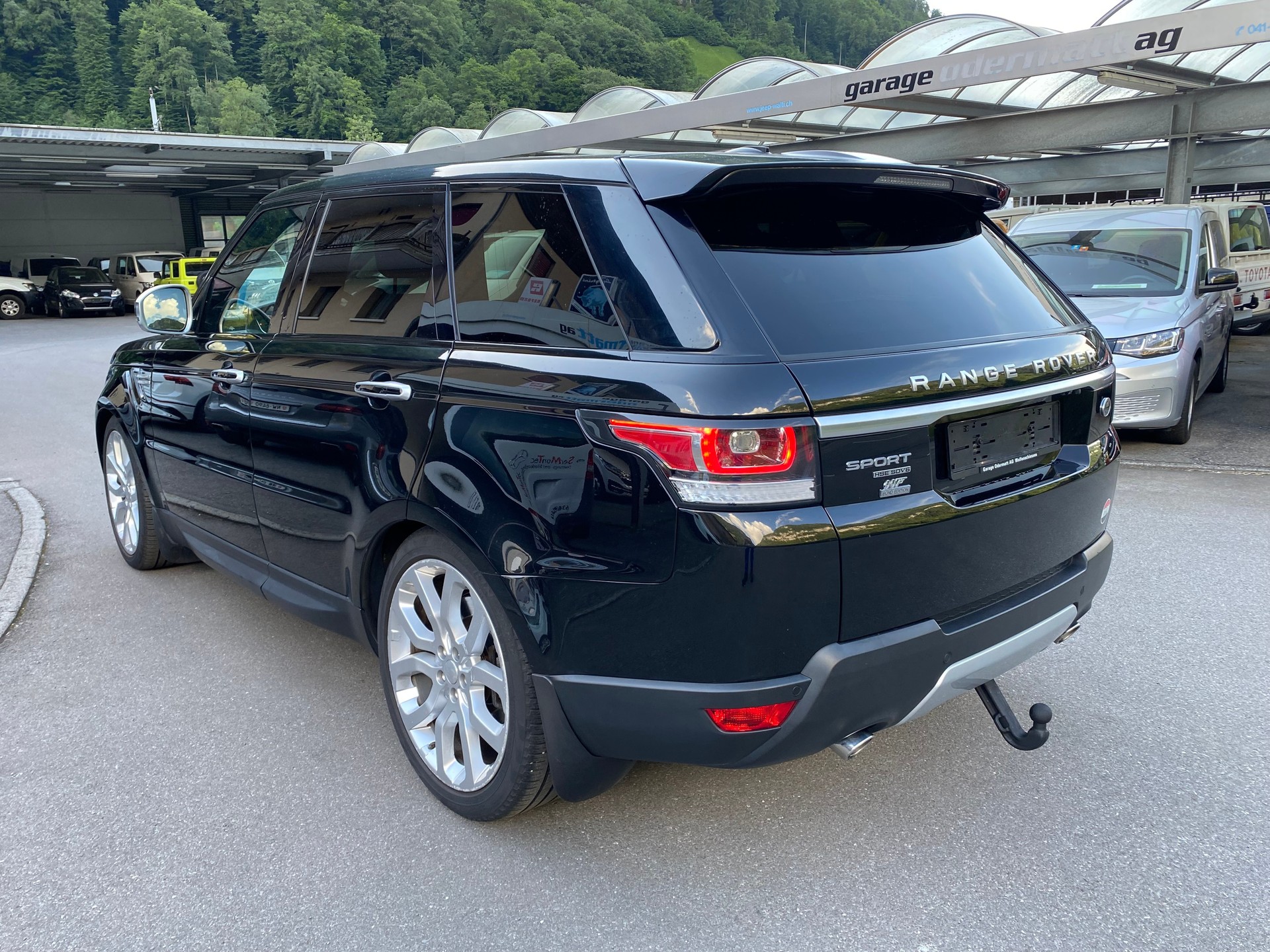 LAND ROVER Range Rover Sport 3.0 SDV6 HSE Dynamic 007 Edition Automatic-image-10
