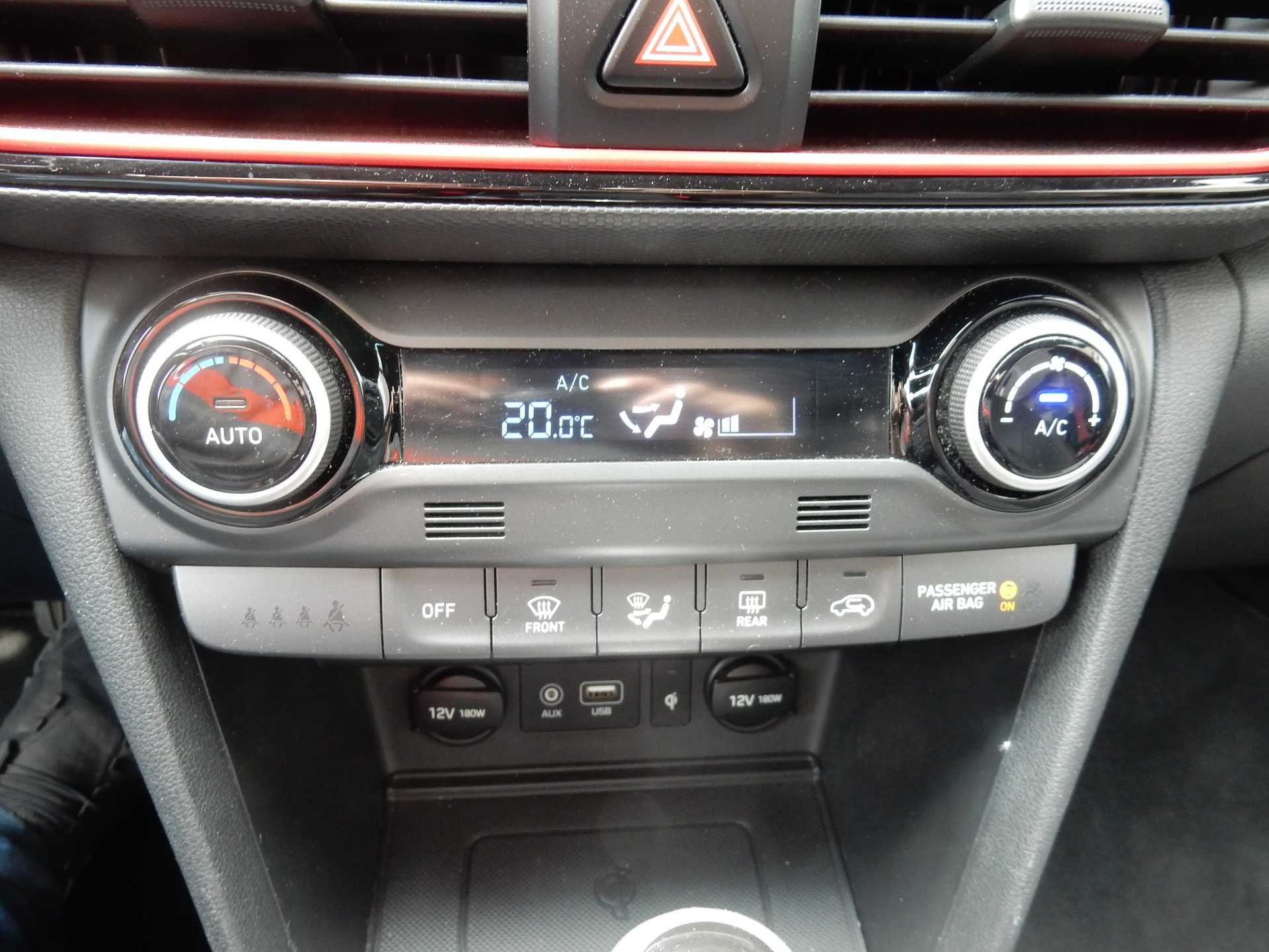 HYUNDAI Kona 1.6 T-GDi Launch Plus 4WD DCT-image-12